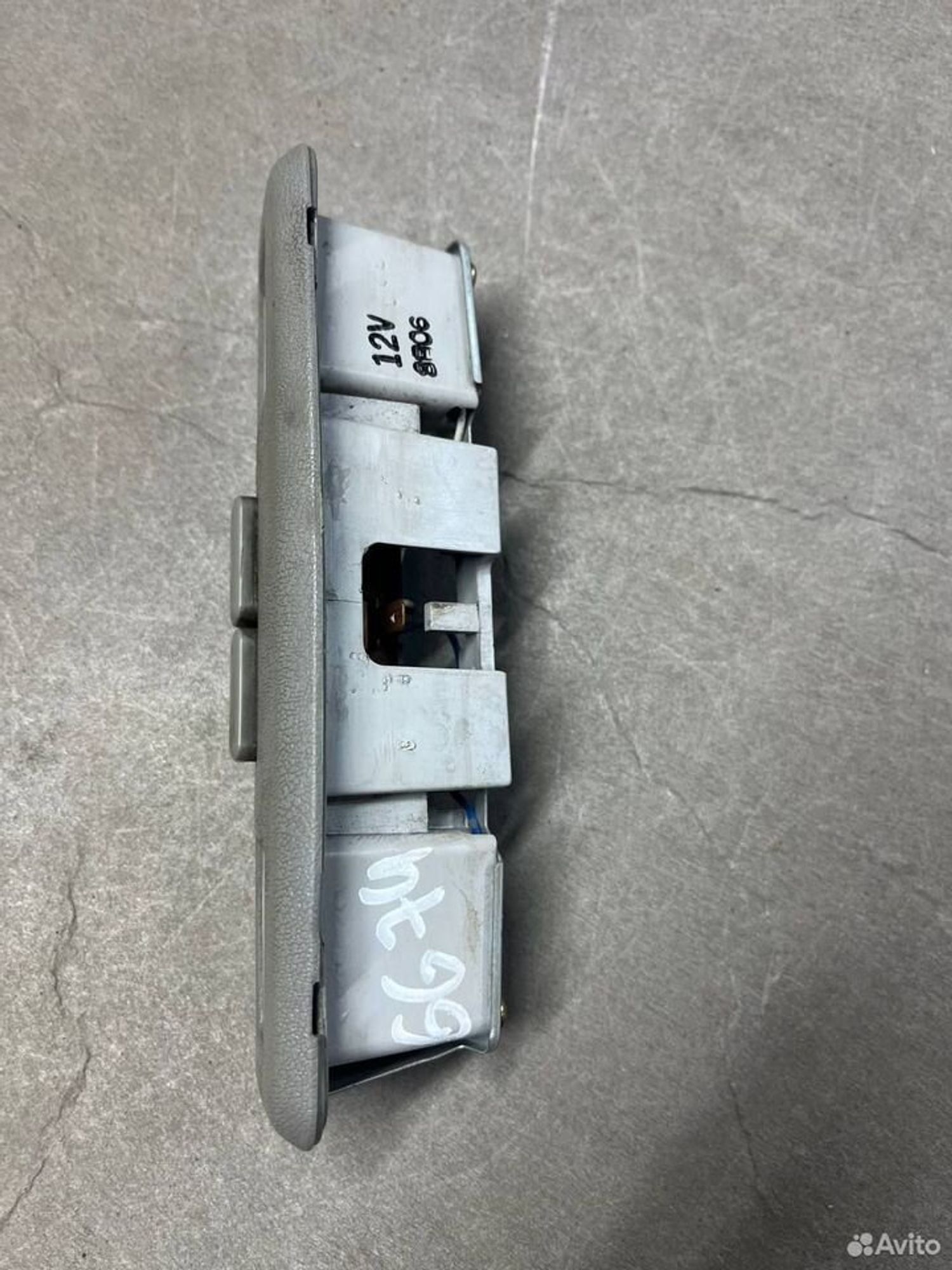 Плафон освещения салона Mitsubishi Pajero 2, 1000 рублей, Семиозерка