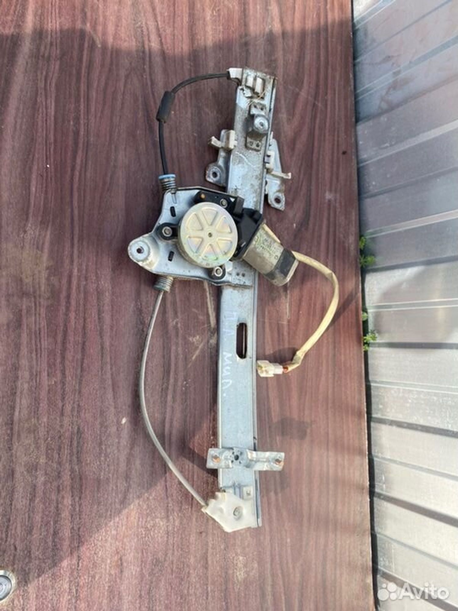 Мотор стеклоподъемника передний левый Mazda, 2000 рублей, Семиозерка