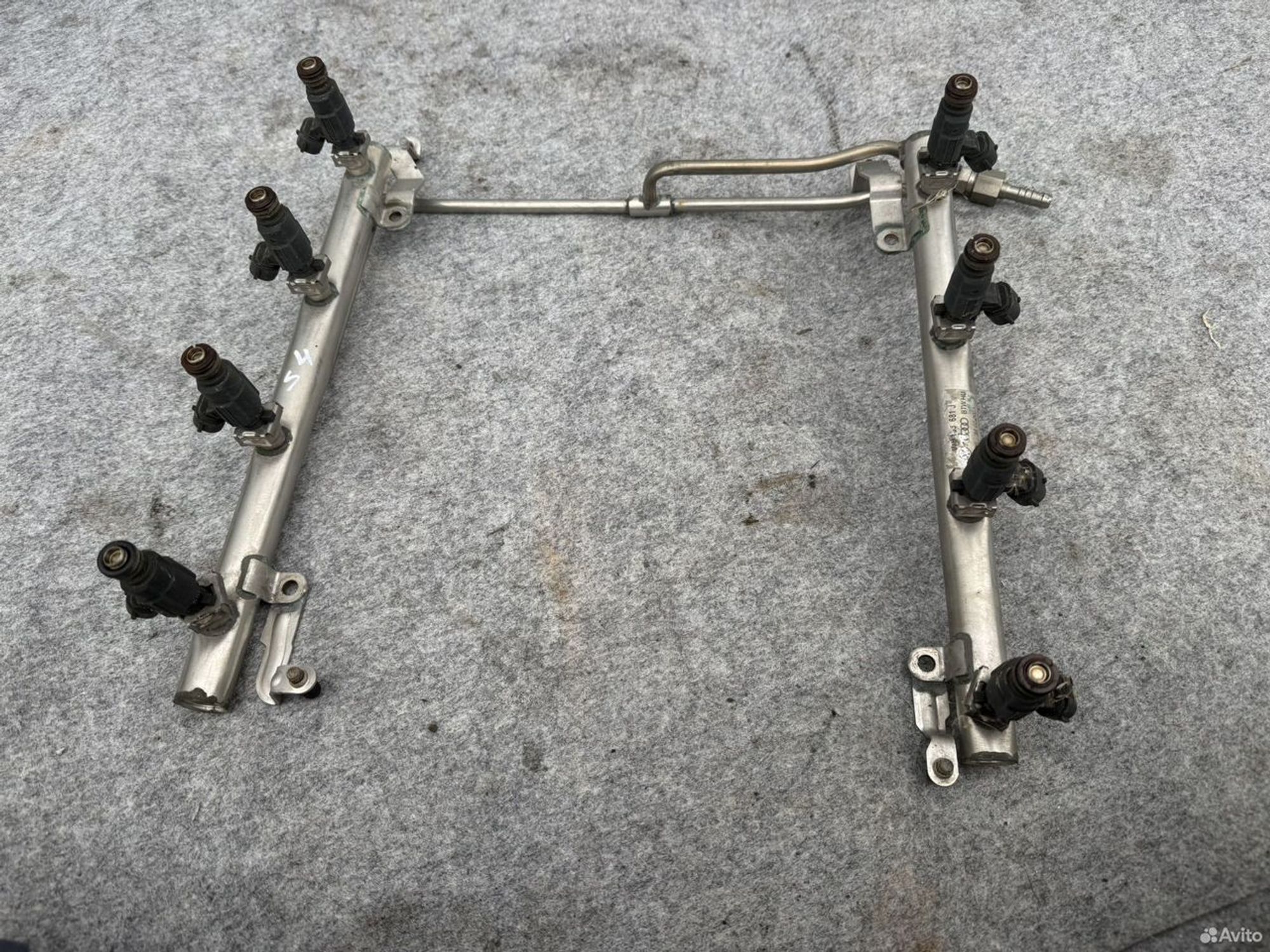 Топливная рампа с форсунками Audi s4, 9000 рублей, Семиозерка