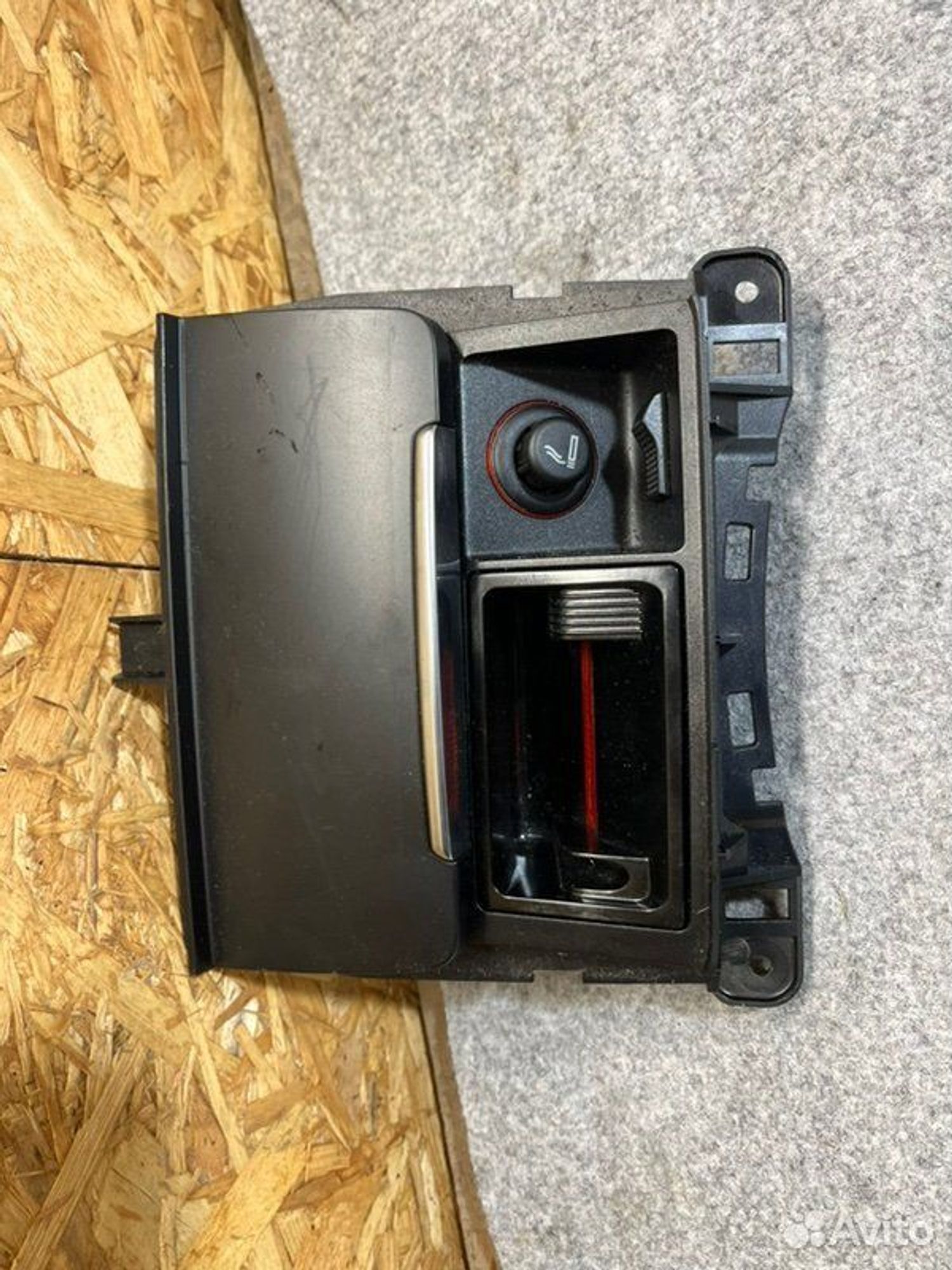 Пепельница Volkswagen Tiguan SUV NF CAW 2011, 2000 рублей, Семиозерка