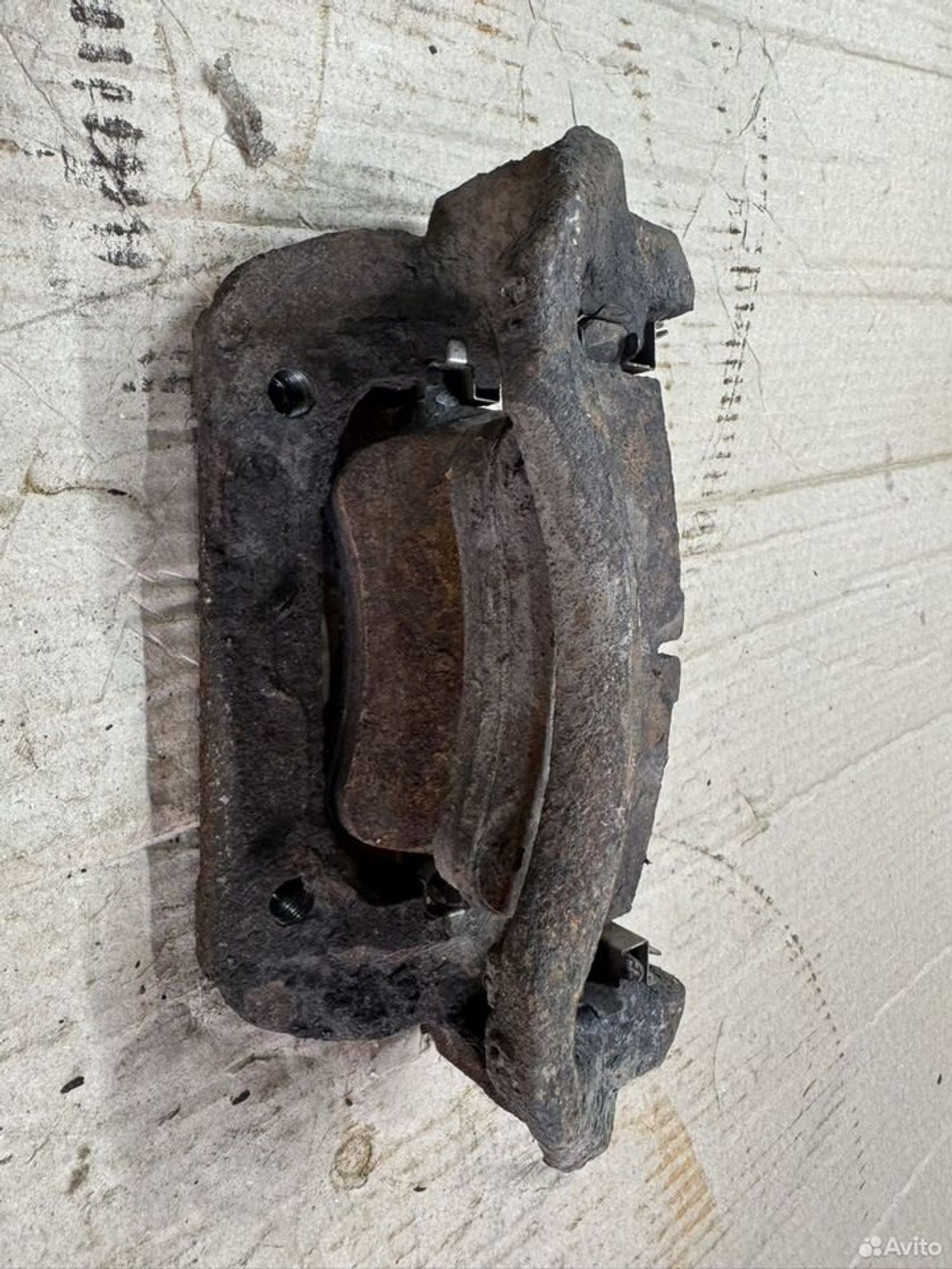 Скоба суппорта тормозного передняя левая Mercedes, 1000 рублей, Семиозерка