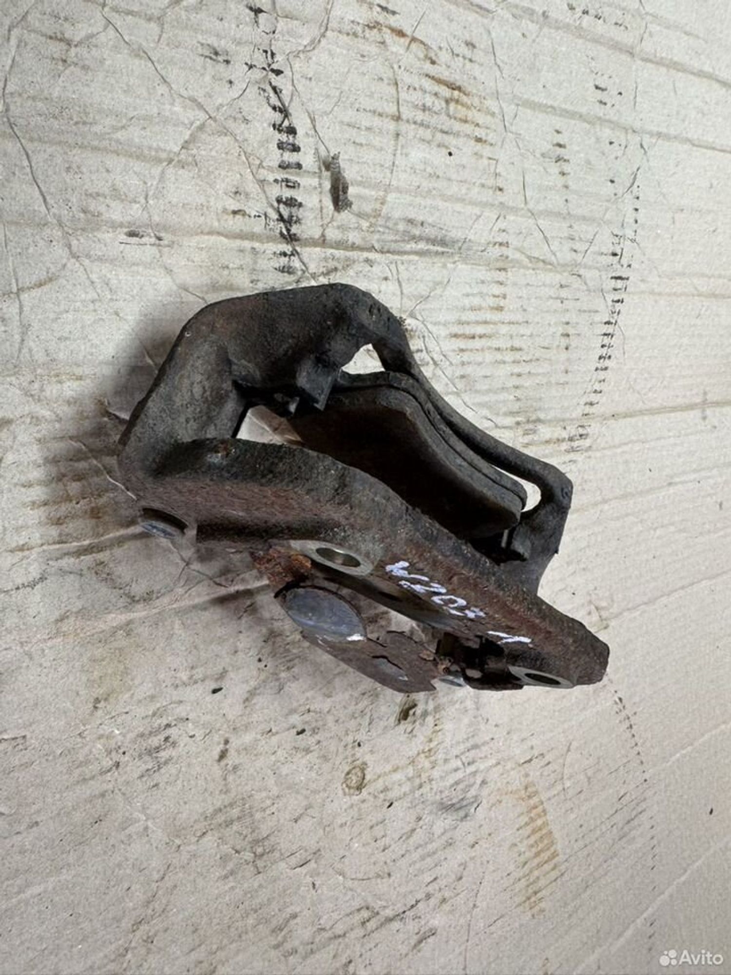 Скоба суппорта тормозного передняя левая Mercedes, 1000 рублей, Семиозерка