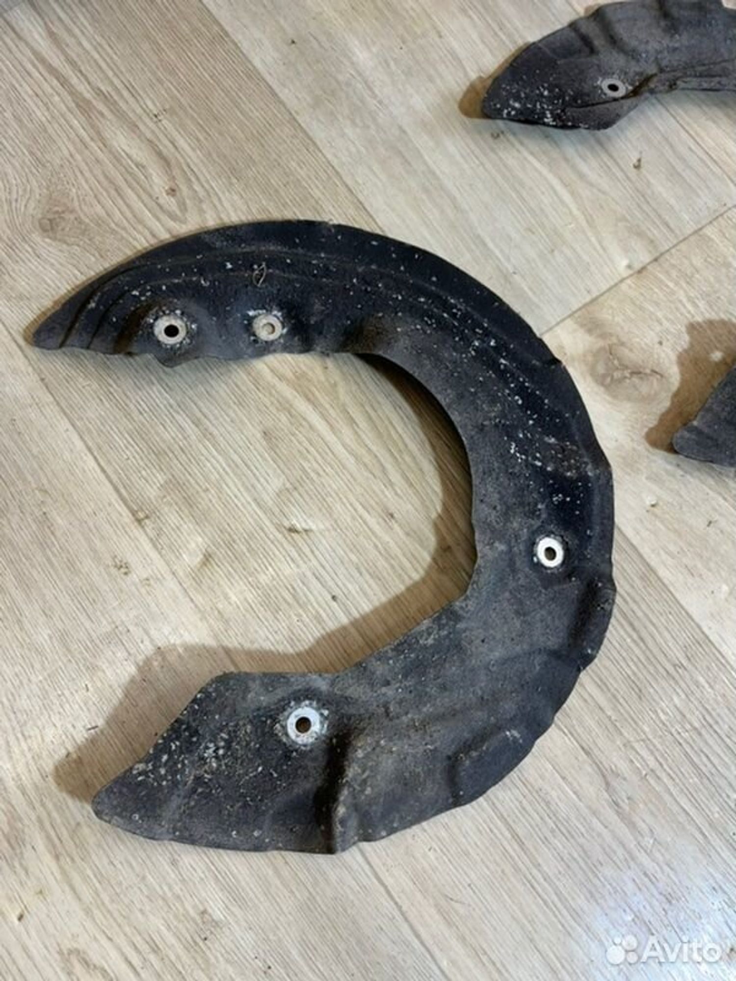 Пыльник тормозного диска передний Bmw 1 E87 M47D20, 1000 рублей, Семиозерка