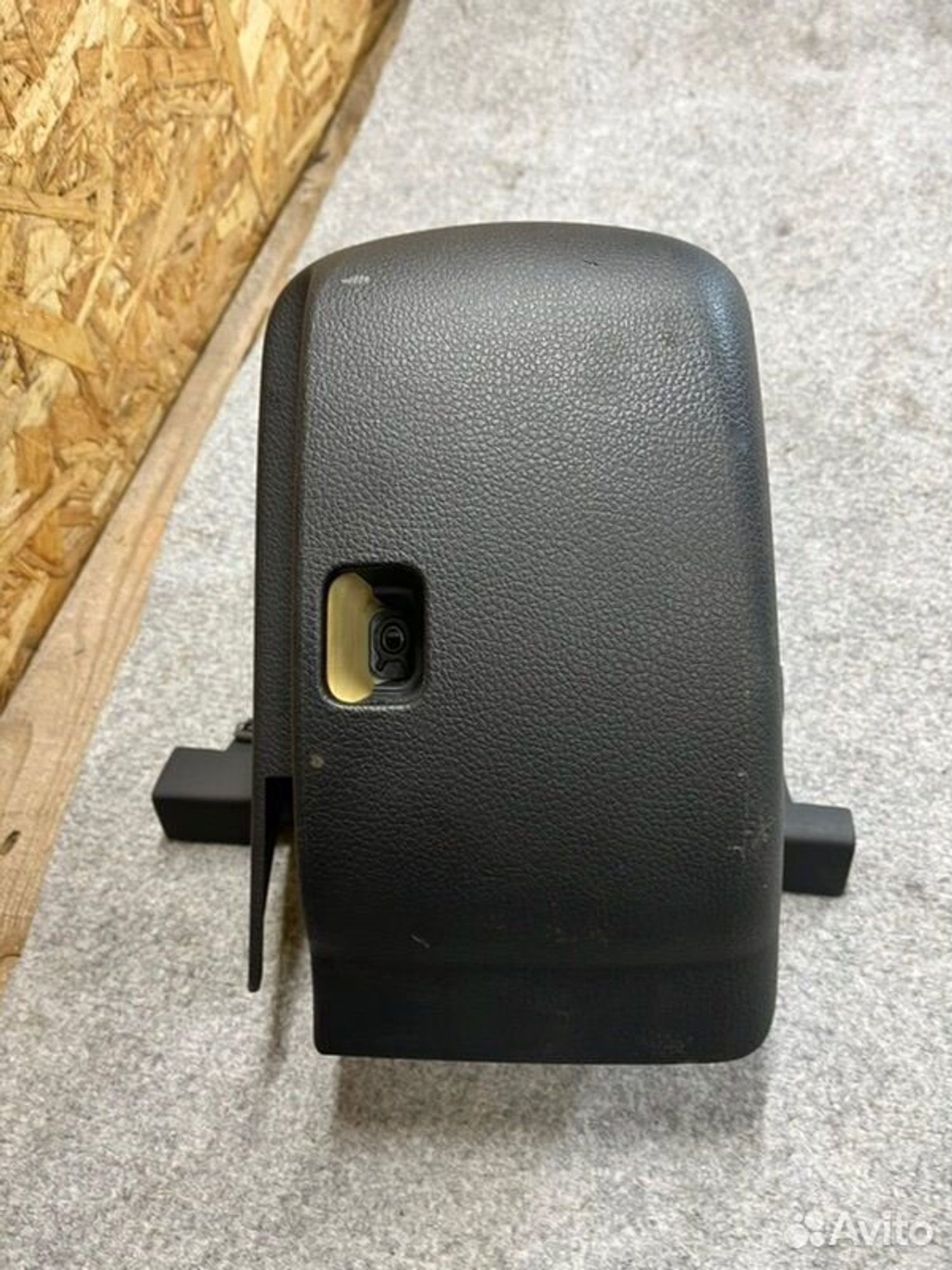 Обшивка рулевой колонки Volkswagen Tiguan SUV NF, 2000 рублей, Семиозерка