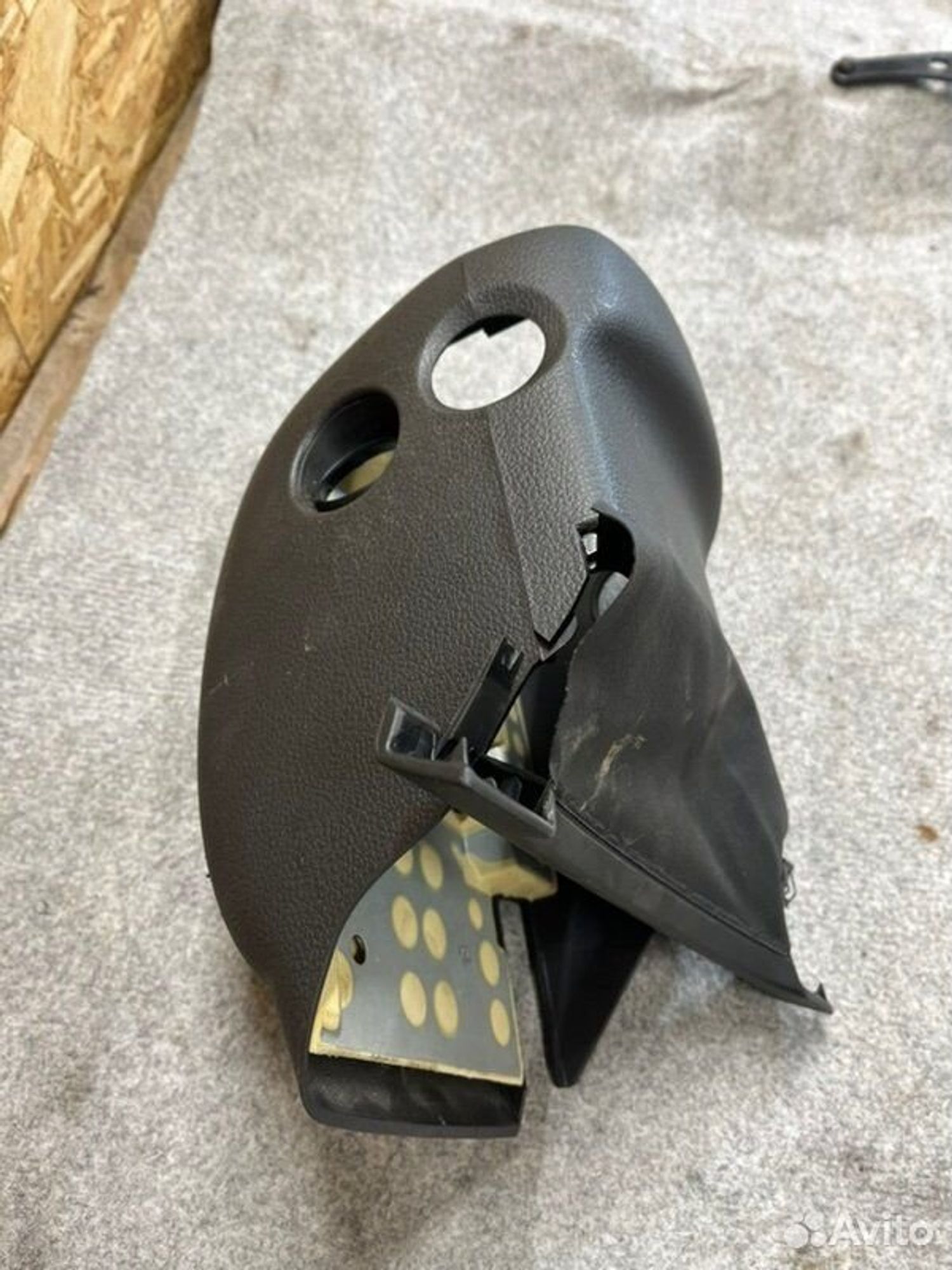 Обшивка рулевой колонки Volkswagen Tiguan SUV NF, 2000 рублей, Семиозерка