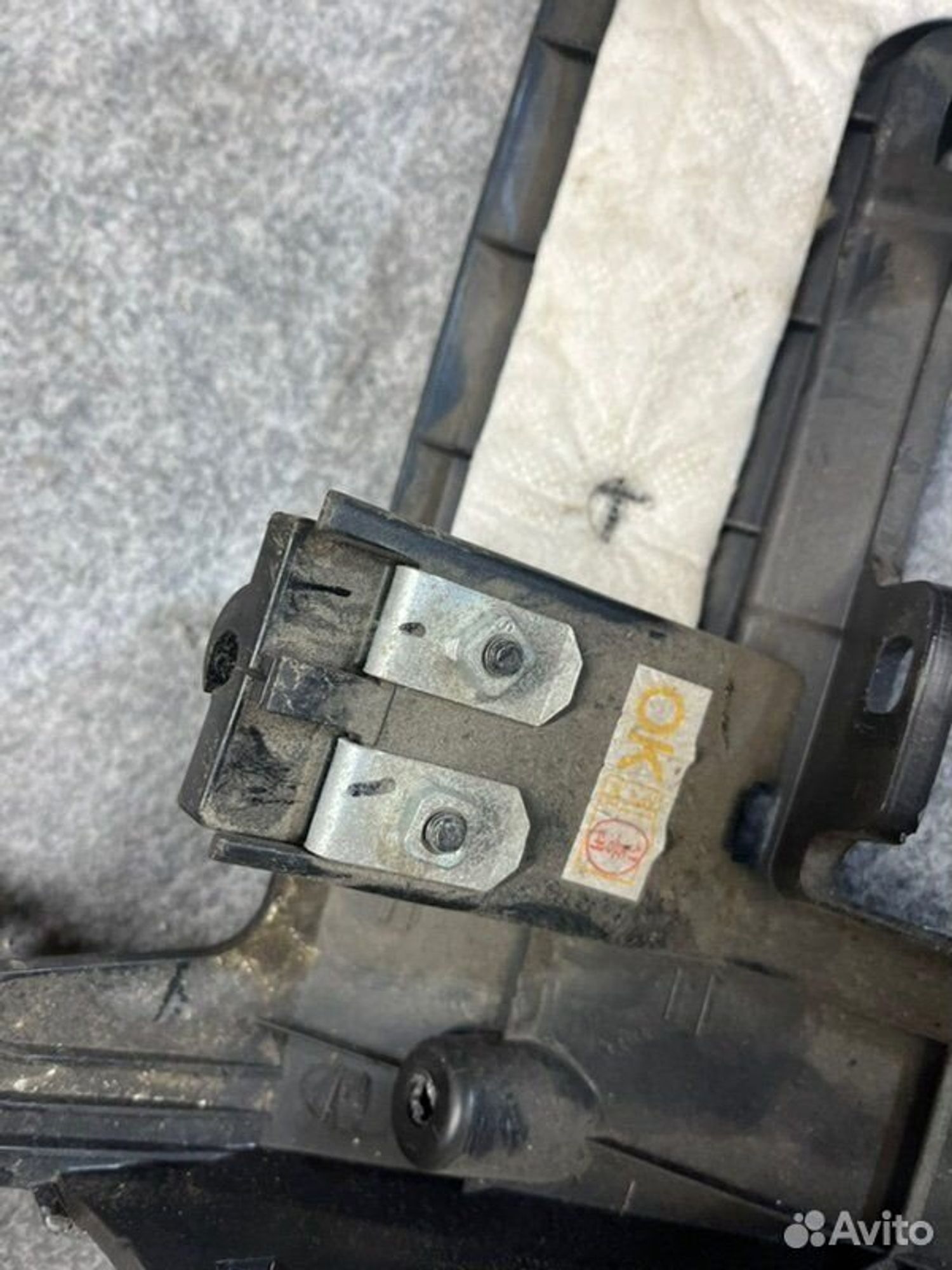 Ручка открывания капота Hyundai Solaris G4FC 2013, 1000 рублей, Семиозерка