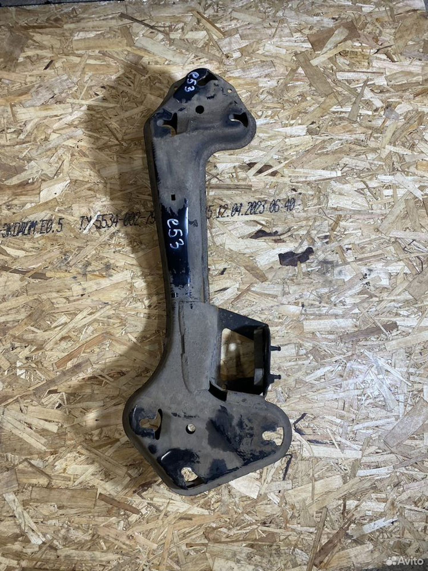 Подрамник раздаточной коробки bmw x5 e53, 2000 рублей, Семиозерка