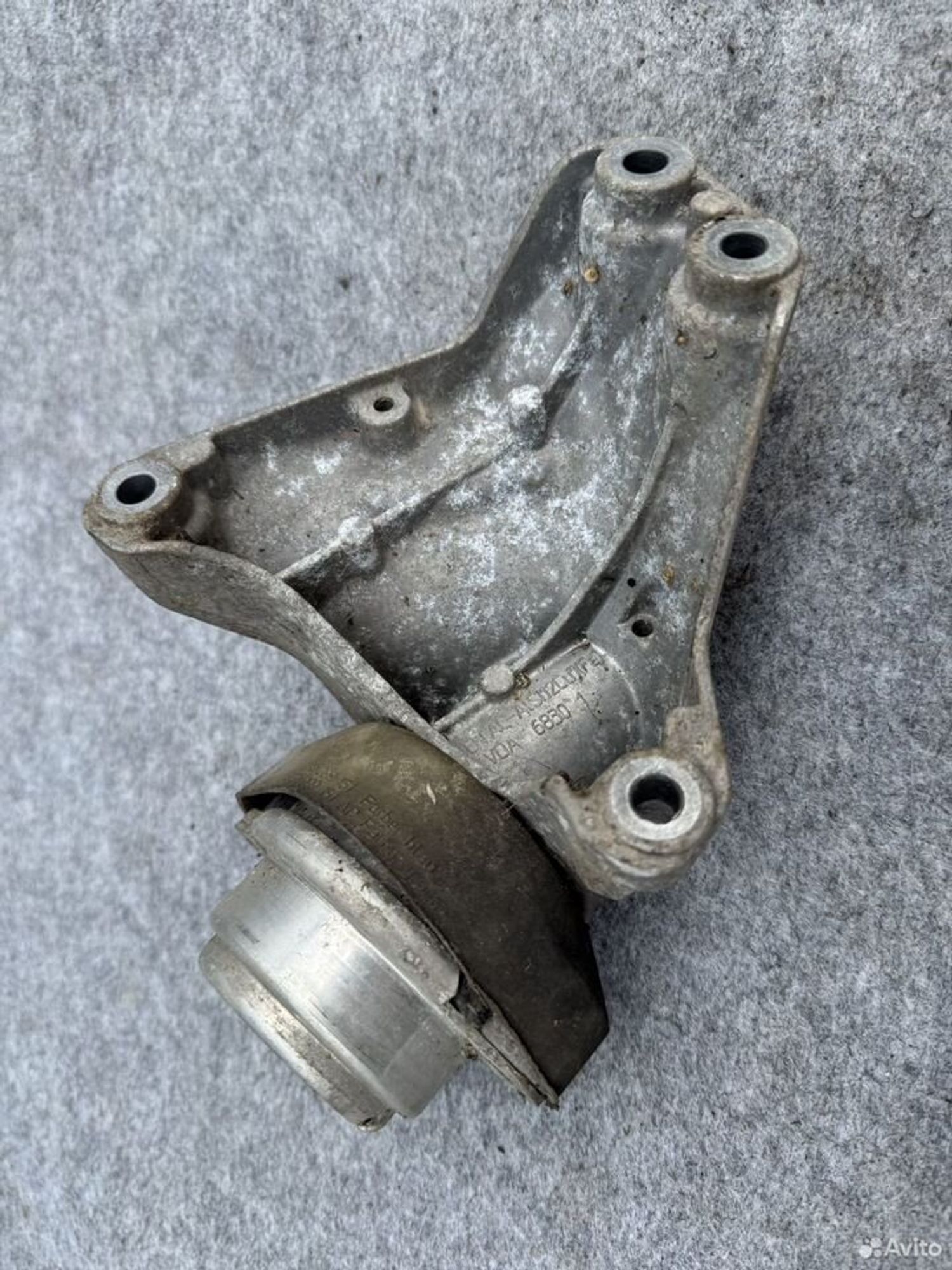 Подушка кпп Audi a4, 2200 рублей, Семиозерка