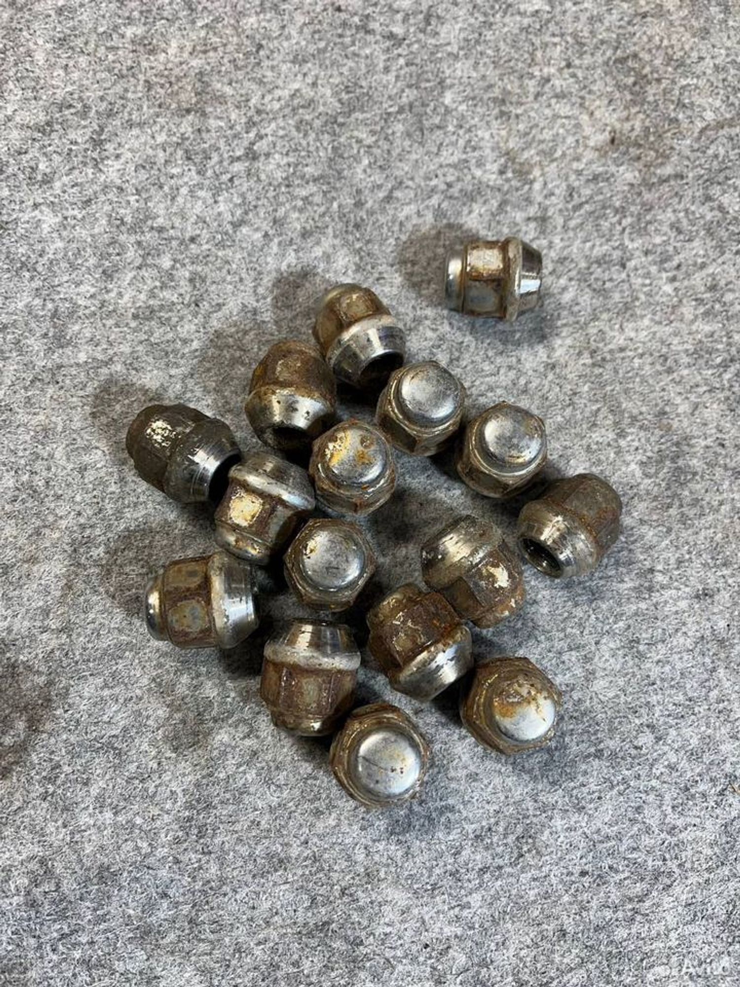 Гайка колесная solaris, 1000 рублей, Семиозерка