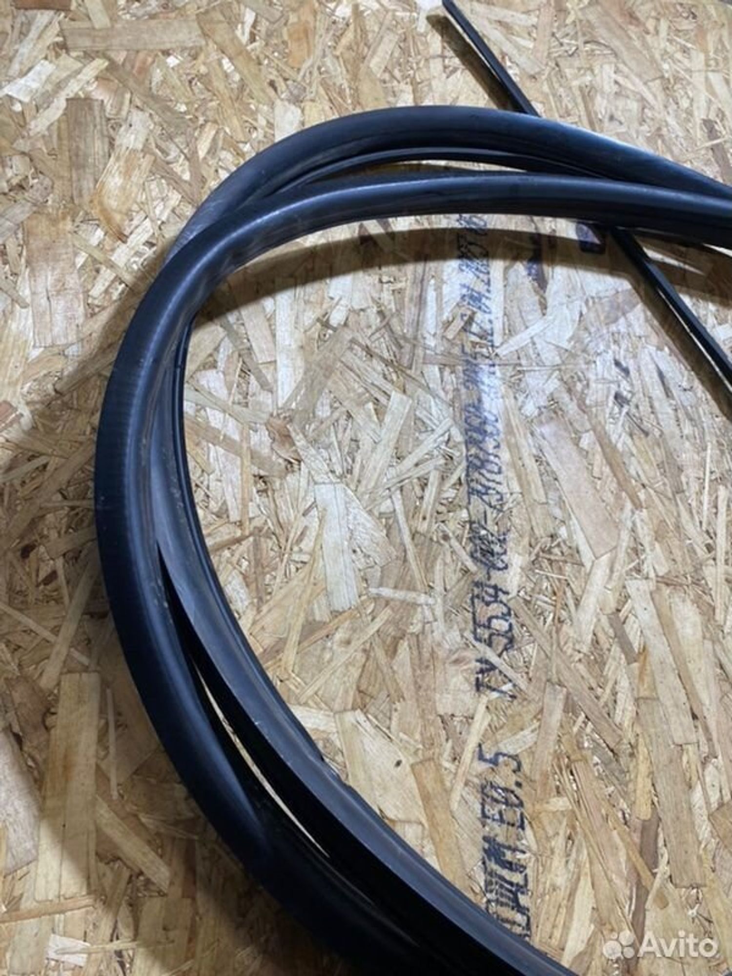 Уплотнитель стекла двери Bmw X5 E53 M57D30 2003, 1200 рублей, Семиозерка