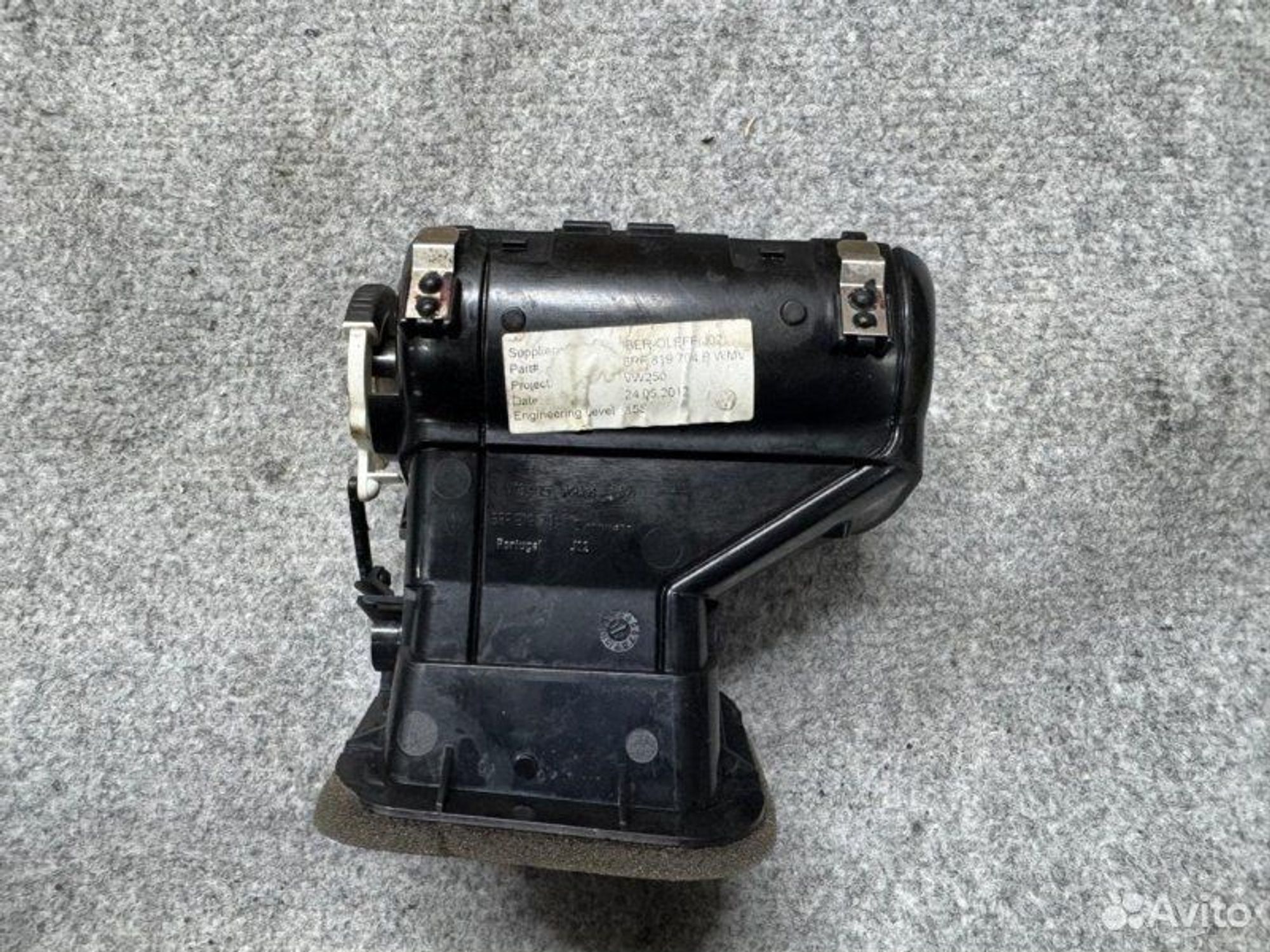 Дефлектор воздушный передний правый Volkswagen, 900 рублей, Семиозерка