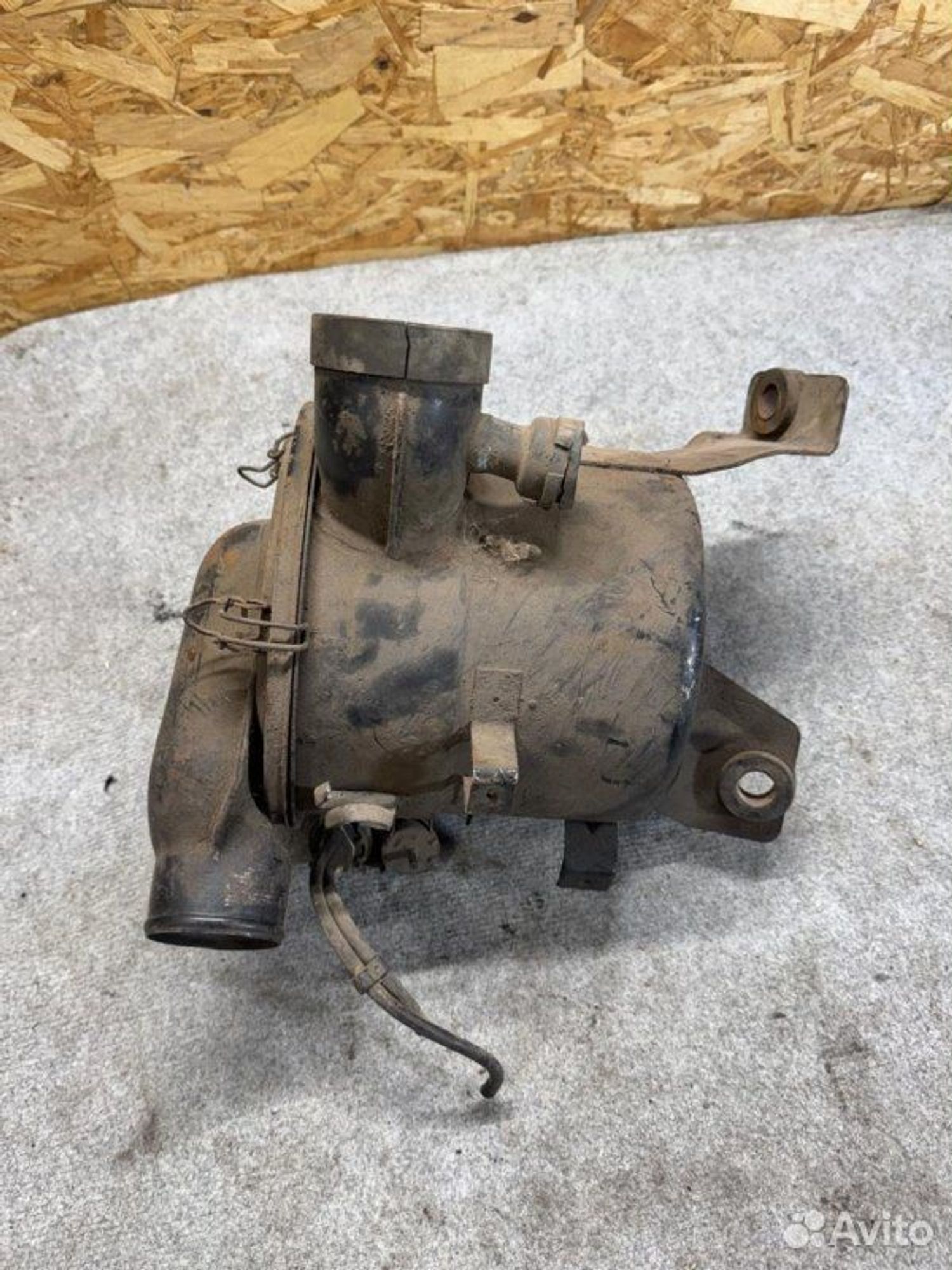 Корпус воздушного фильтра Isuzu Trooper 4JB1 1991, 2500 рублей, Семиозерка