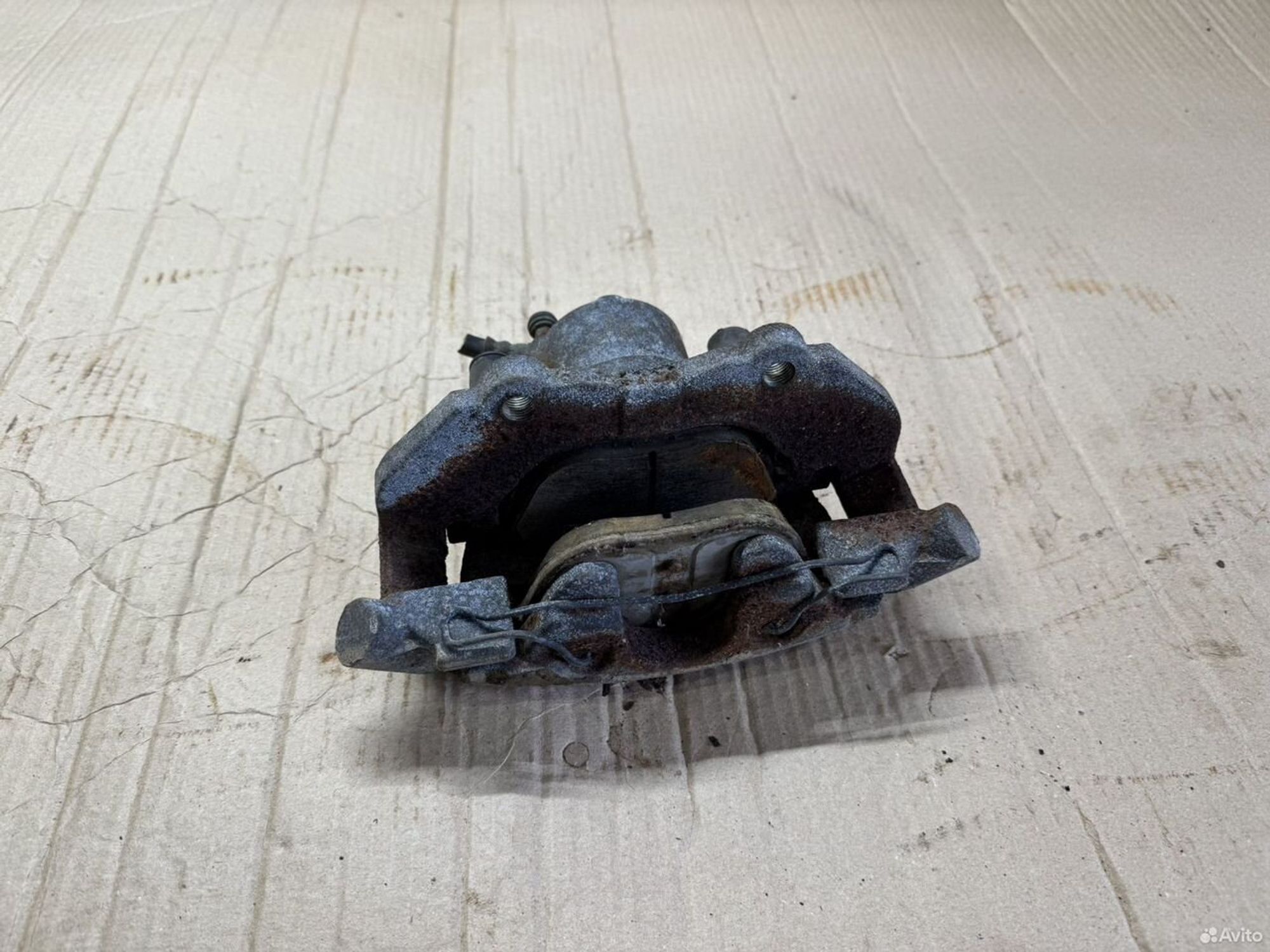 Суппорт тормозной передний левый Mazda 3 bk, 1700 рублей, Семиозерка