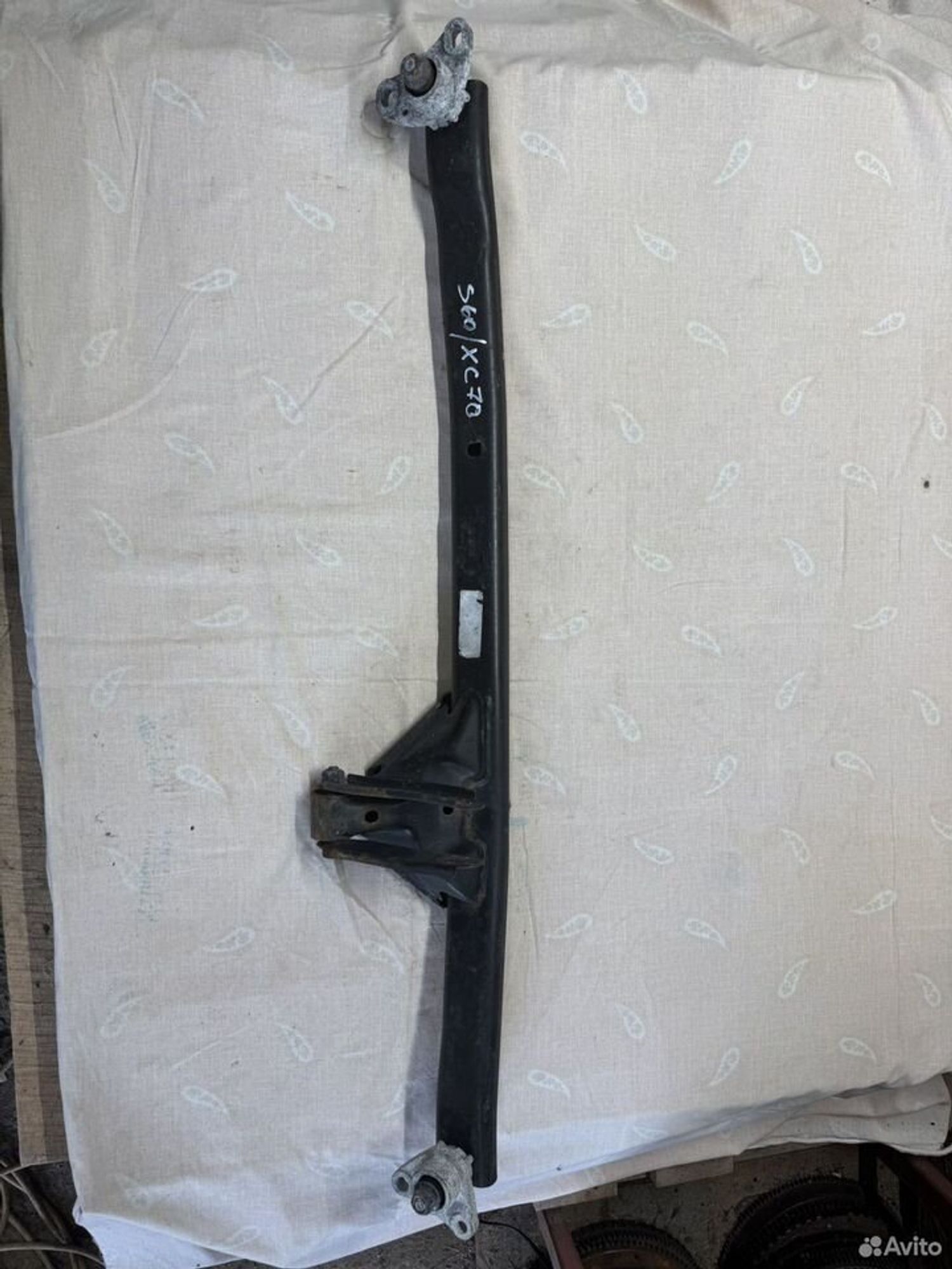 Балка поперечная Volvo s60 xc70 xc90, 3000 рублей, Семиозерка