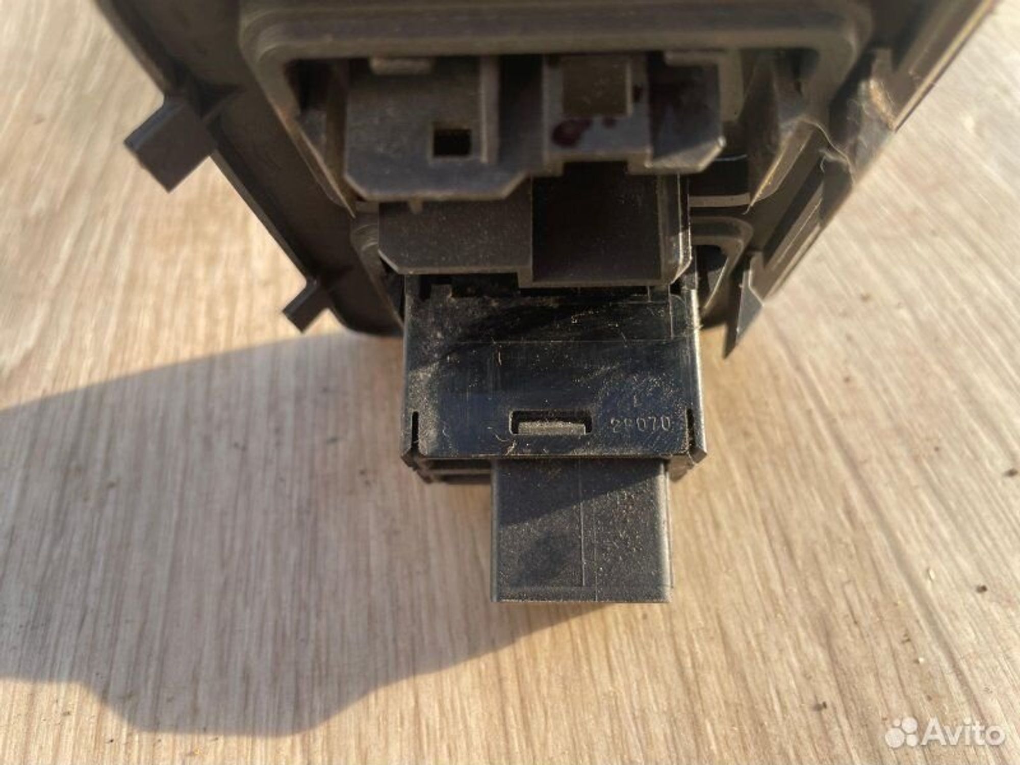 Кнопка режима подвески Mitsubishi Pajero 6G72 1993, 700 рублей, Семиозерка