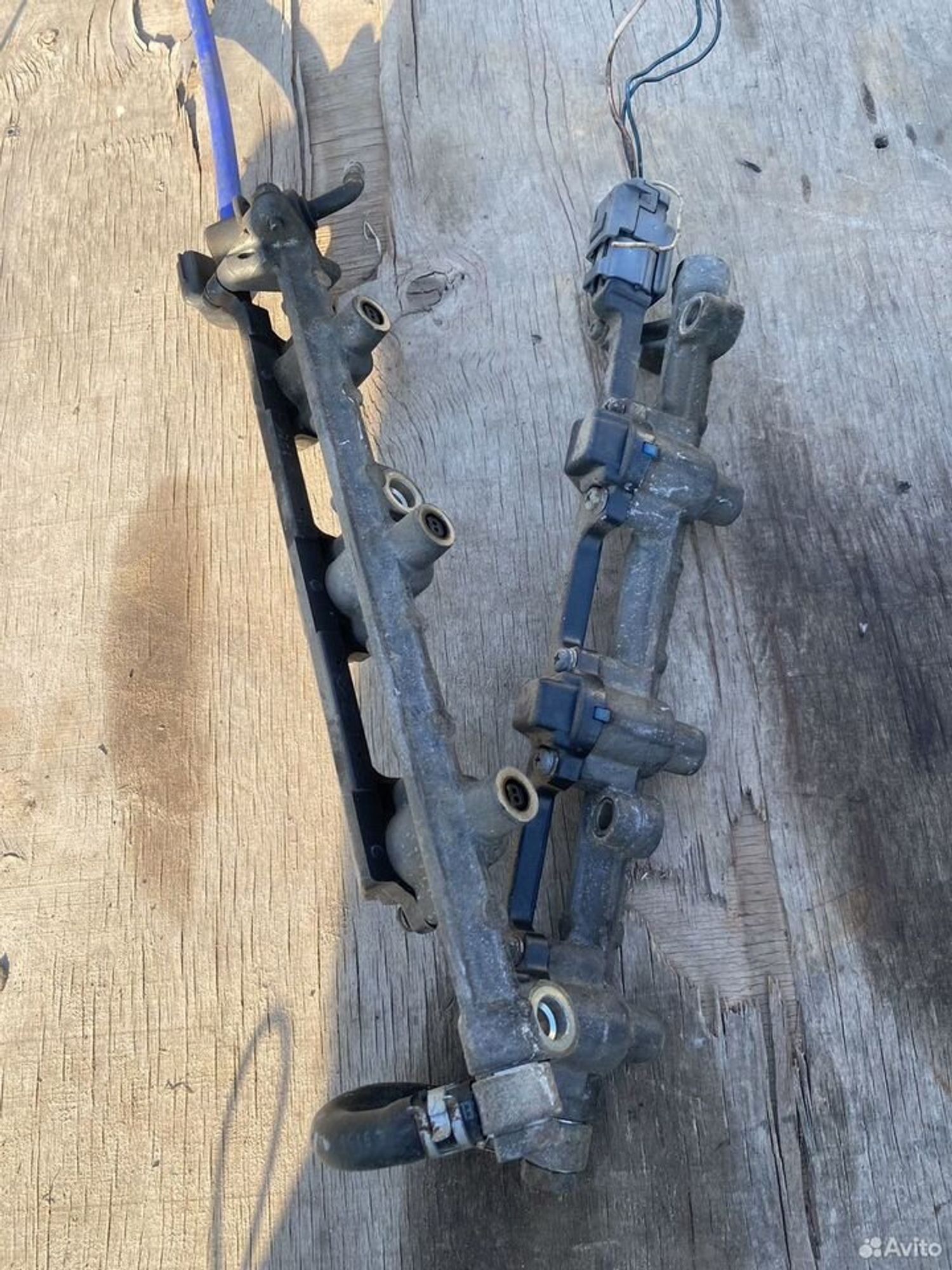 Топливная рампа с форсунками mazda milenia, 3100 рублей, Семиозерка