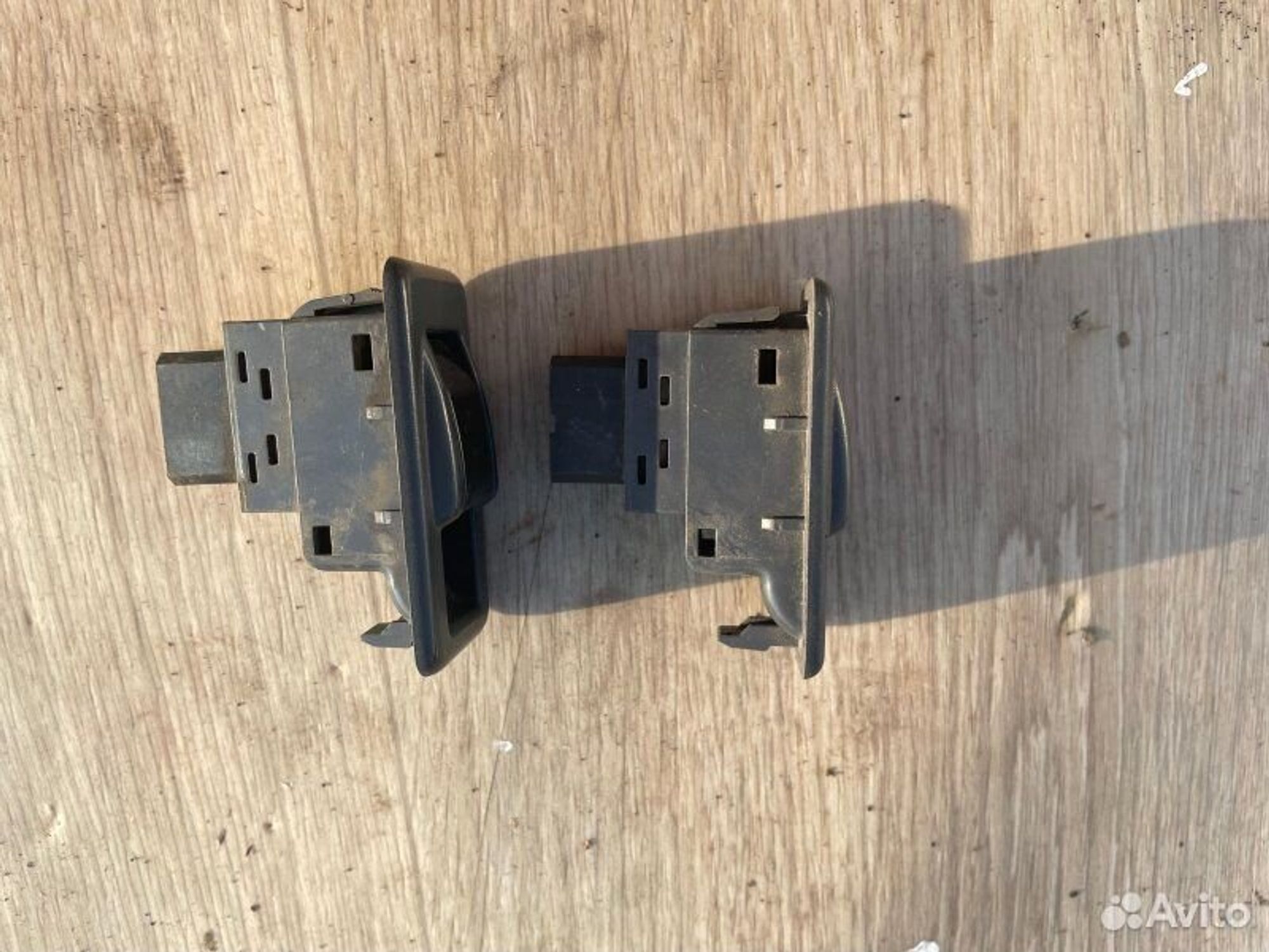 Кнопка стеклоподъемника задняя Mitsubishi Pajero, 700 рублей, Семиозерка