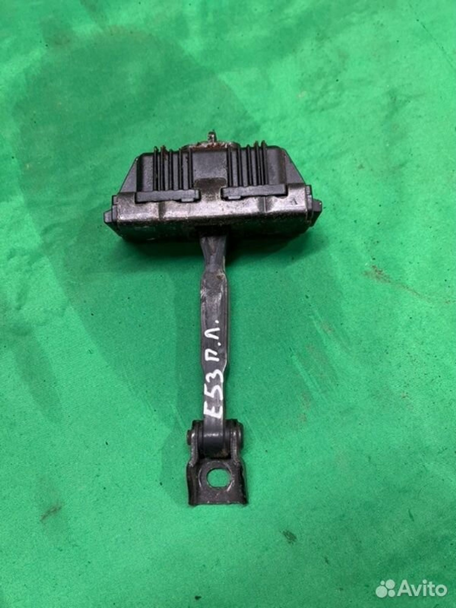 Ограничитель двери передний левый Bmw X5 E53, 800 рублей, Семиозерка