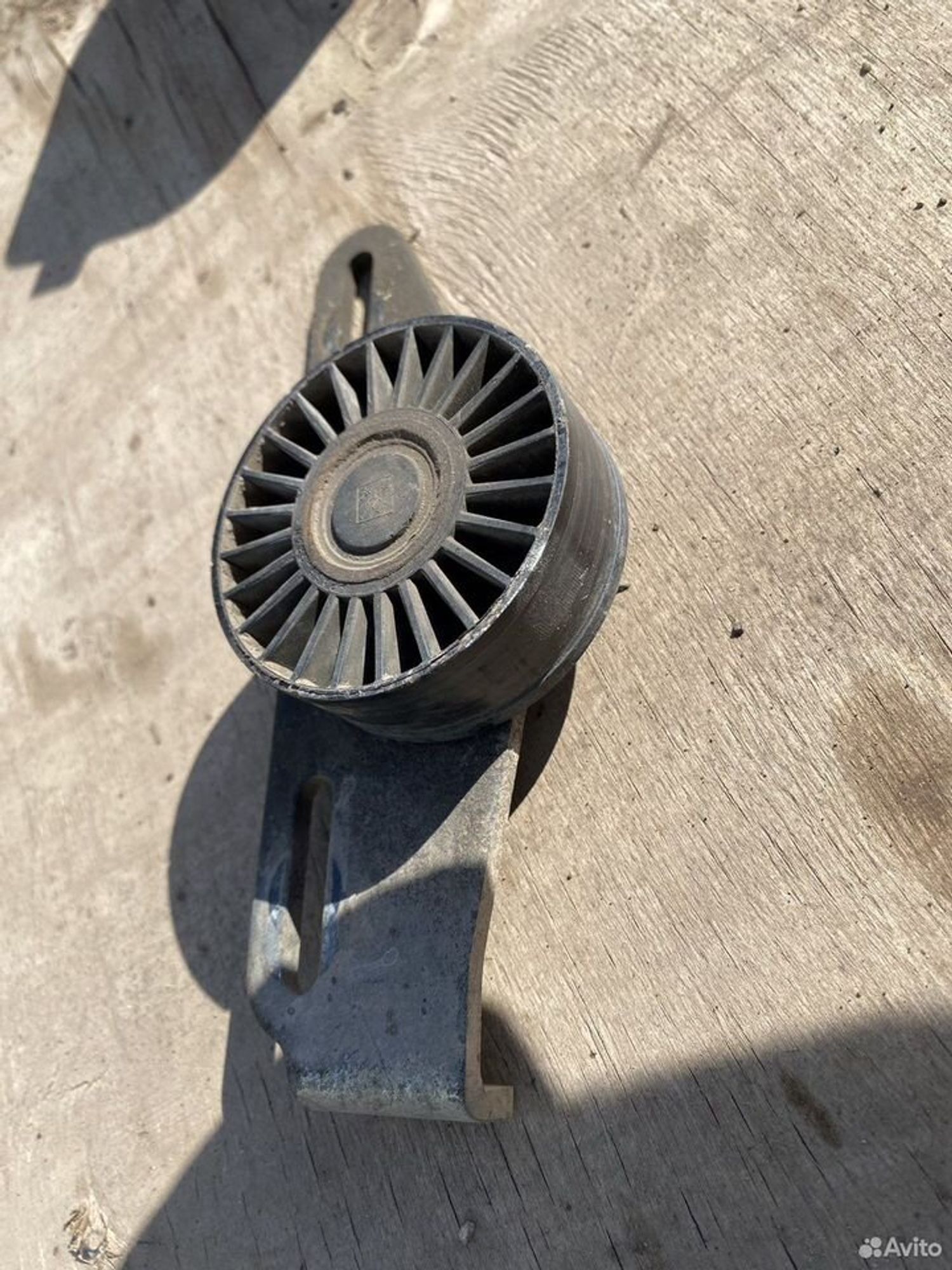 Ролик натяжной с натяжителем renault logan, 1000 рублей, Семиозерка