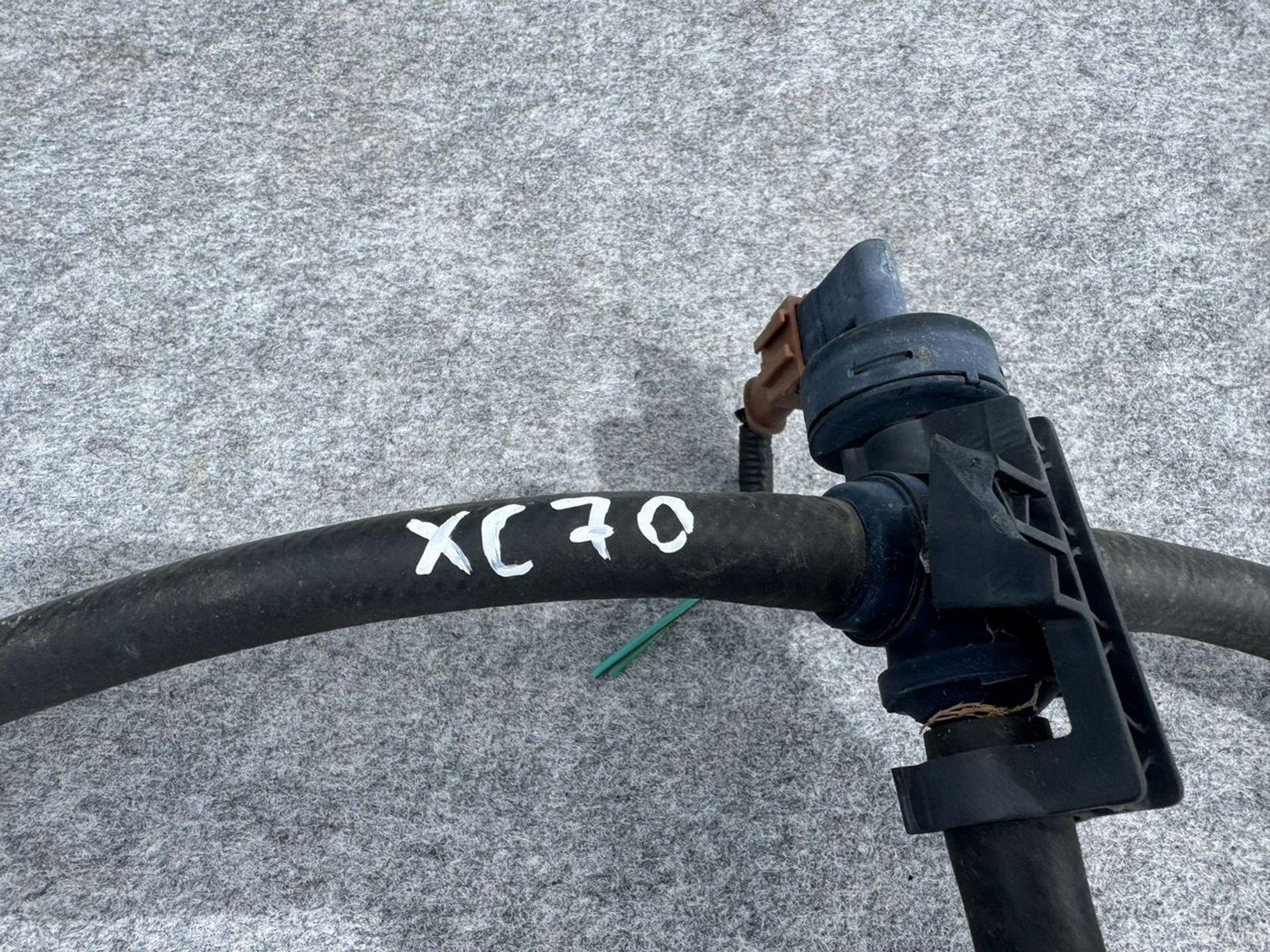 Тройник системы охлаждения Volvo xc70 s60 xc90, 1000 рублей, Семиозерка