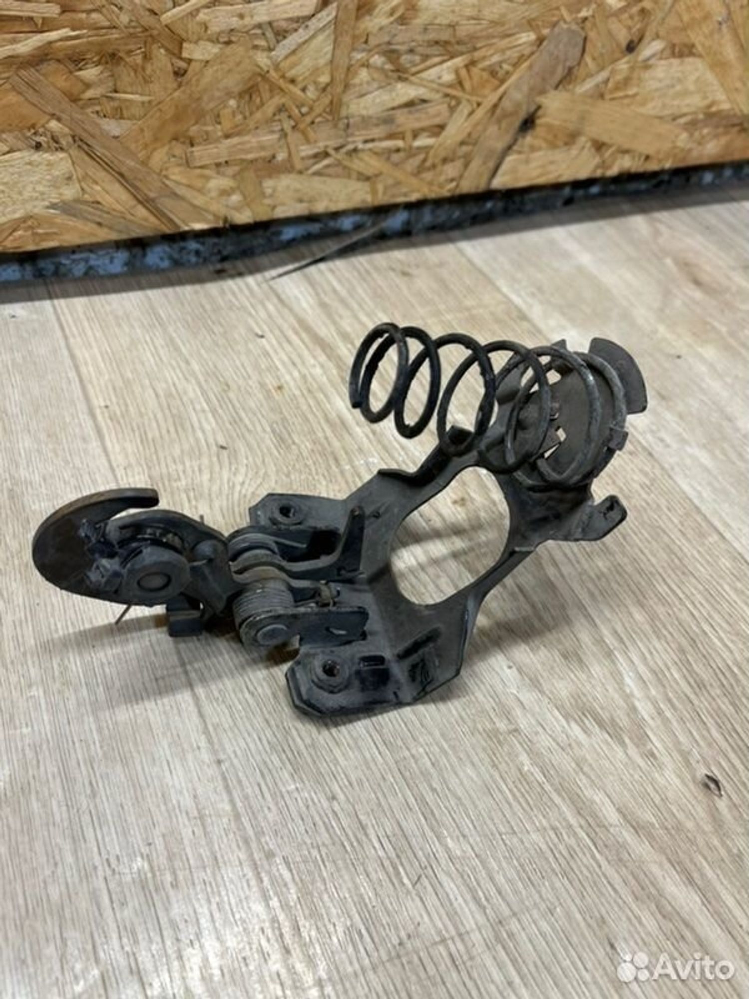 Замок капота Mercedes E240 W210 M112911 1998, 1000 рублей, Семиозерка