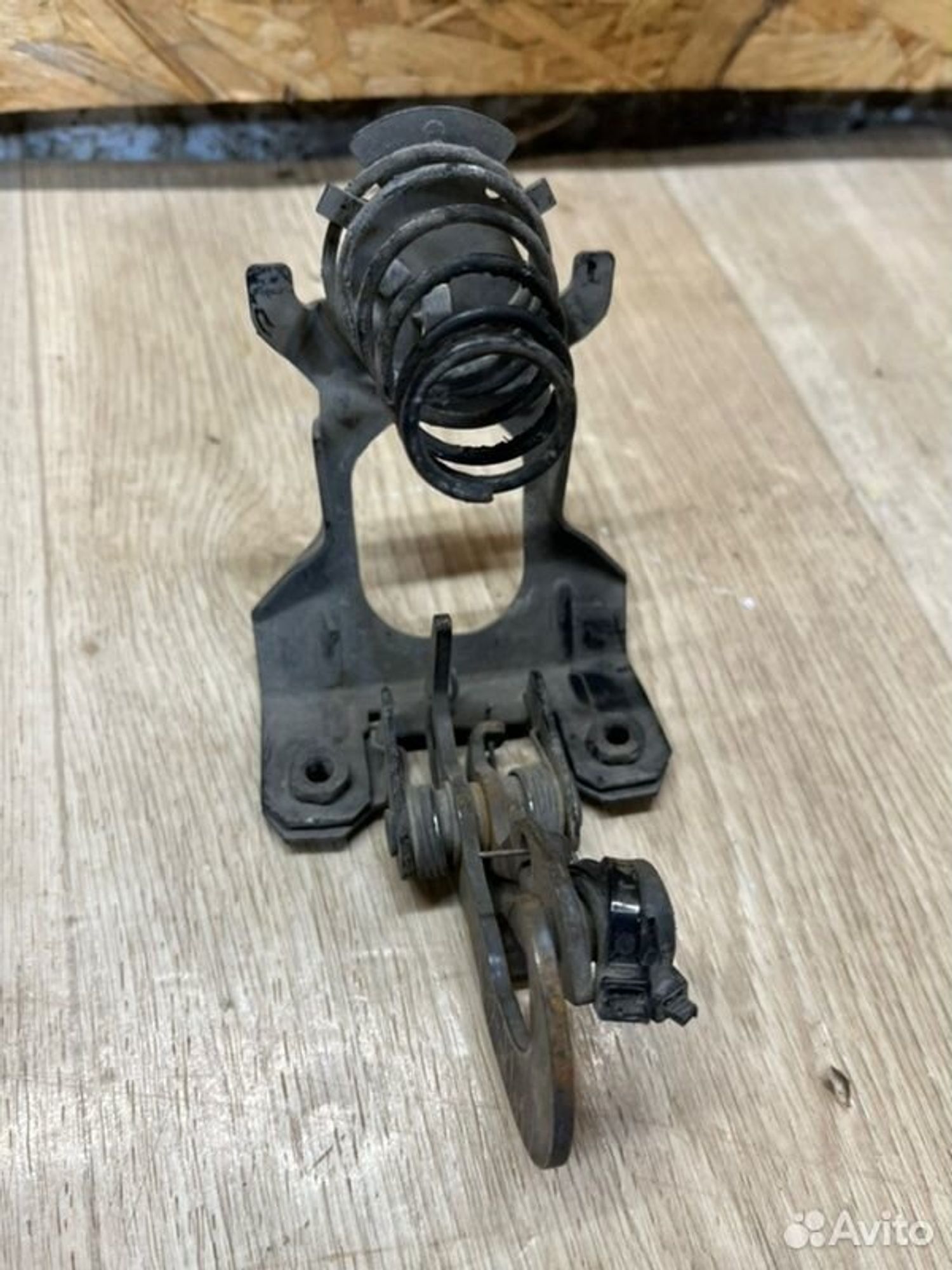 Замок капота Mercedes E240 W210 M112911 1998, 1000 рублей, Семиозерка