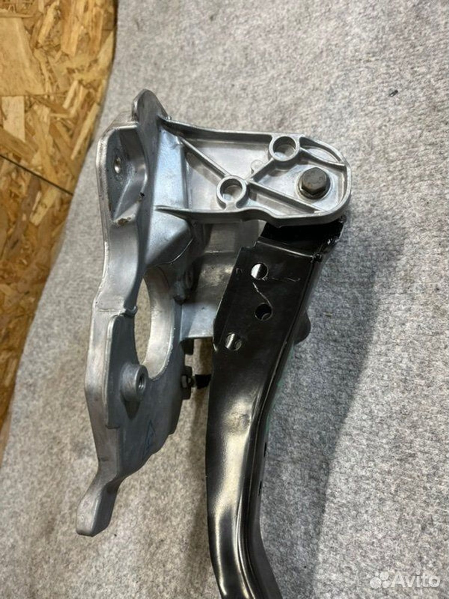 Педаль тормоза Volkswagen Tiguan SUV NF CAW 2011, 1800 рублей, Семиозерка