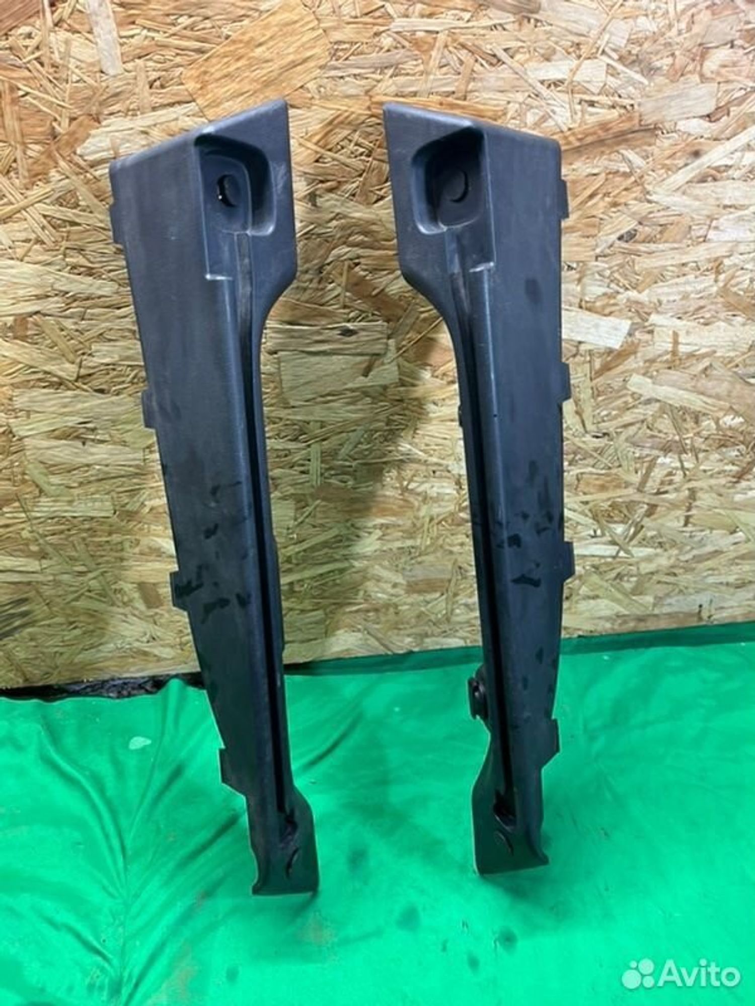 Направляющая шторки багажника Kia Ceed JD G4FG, 1000 рублей, Семиозерка