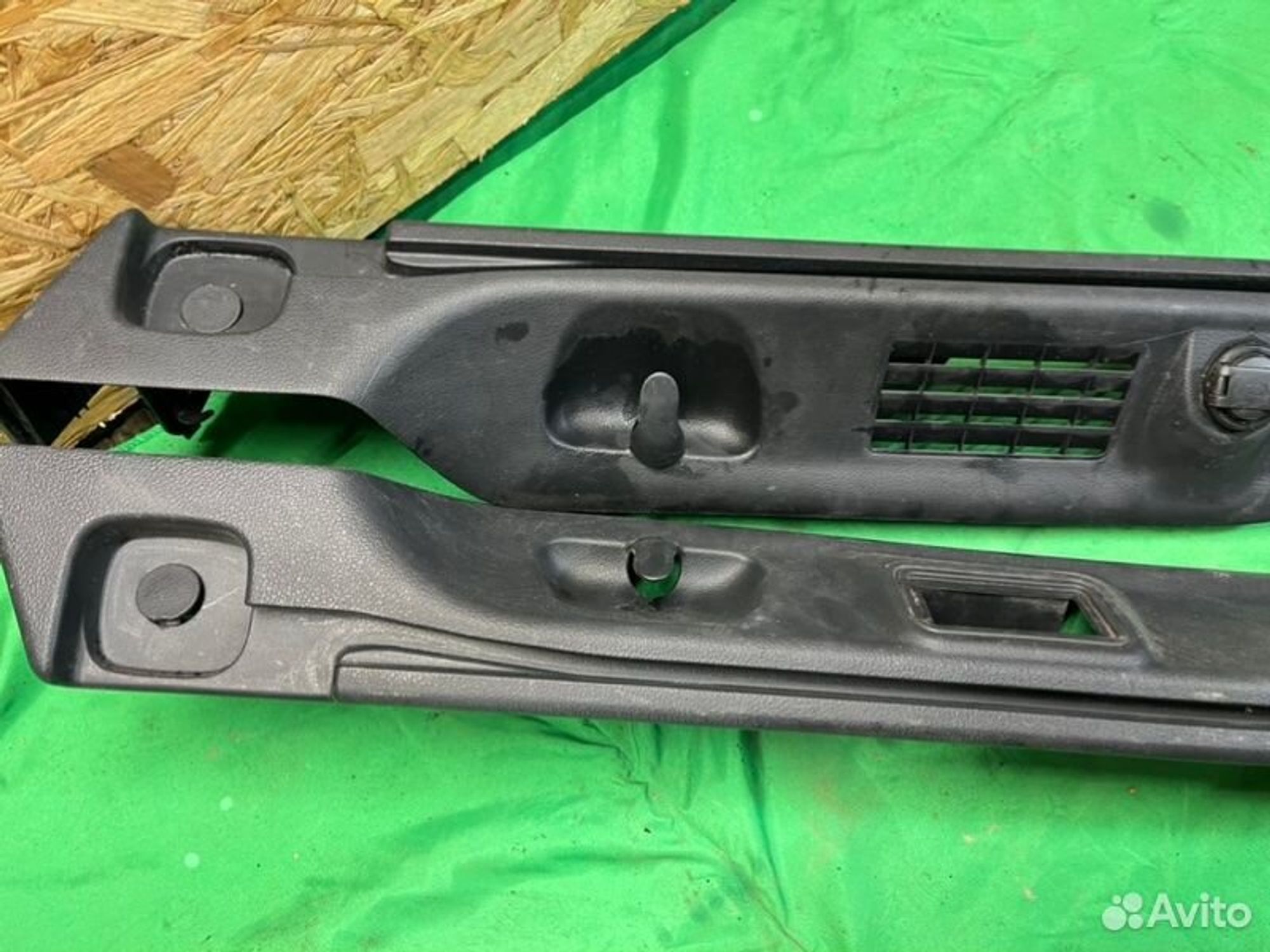 Направляющая шторки багажника Kia Ceed JD G4FG, 1000 рублей, Семиозерка