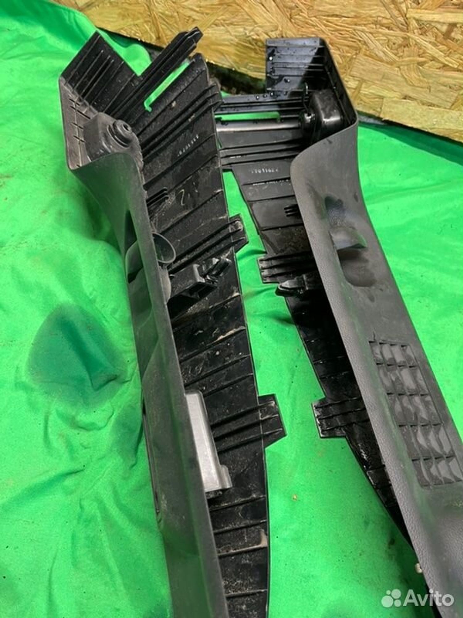 Направляющая шторки багажника Kia Ceed JD G4FG, 1000 рублей, Семиозерка