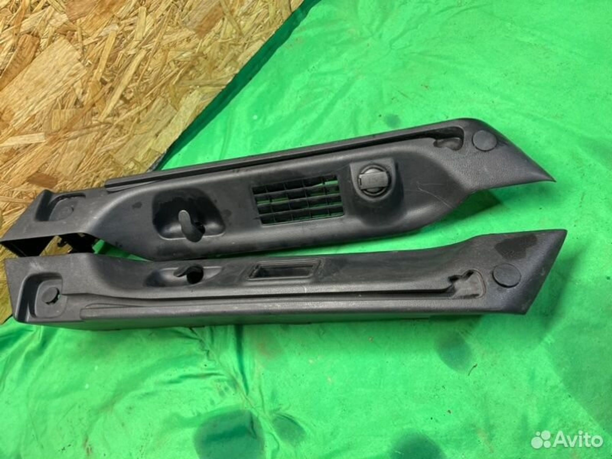 Направляющая шторки багажника Kia Ceed JD G4FG, 1000 рублей, Семиозерка