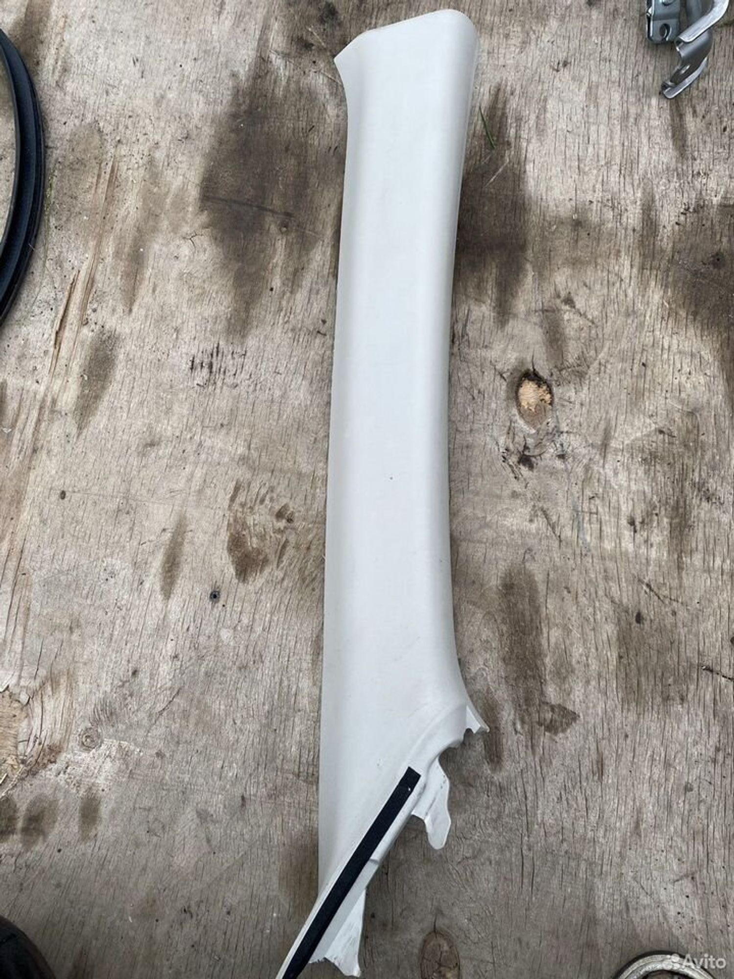 Обшивка стойки крыши правая mazda 3 bm, 1000 рублей, Семиозерка