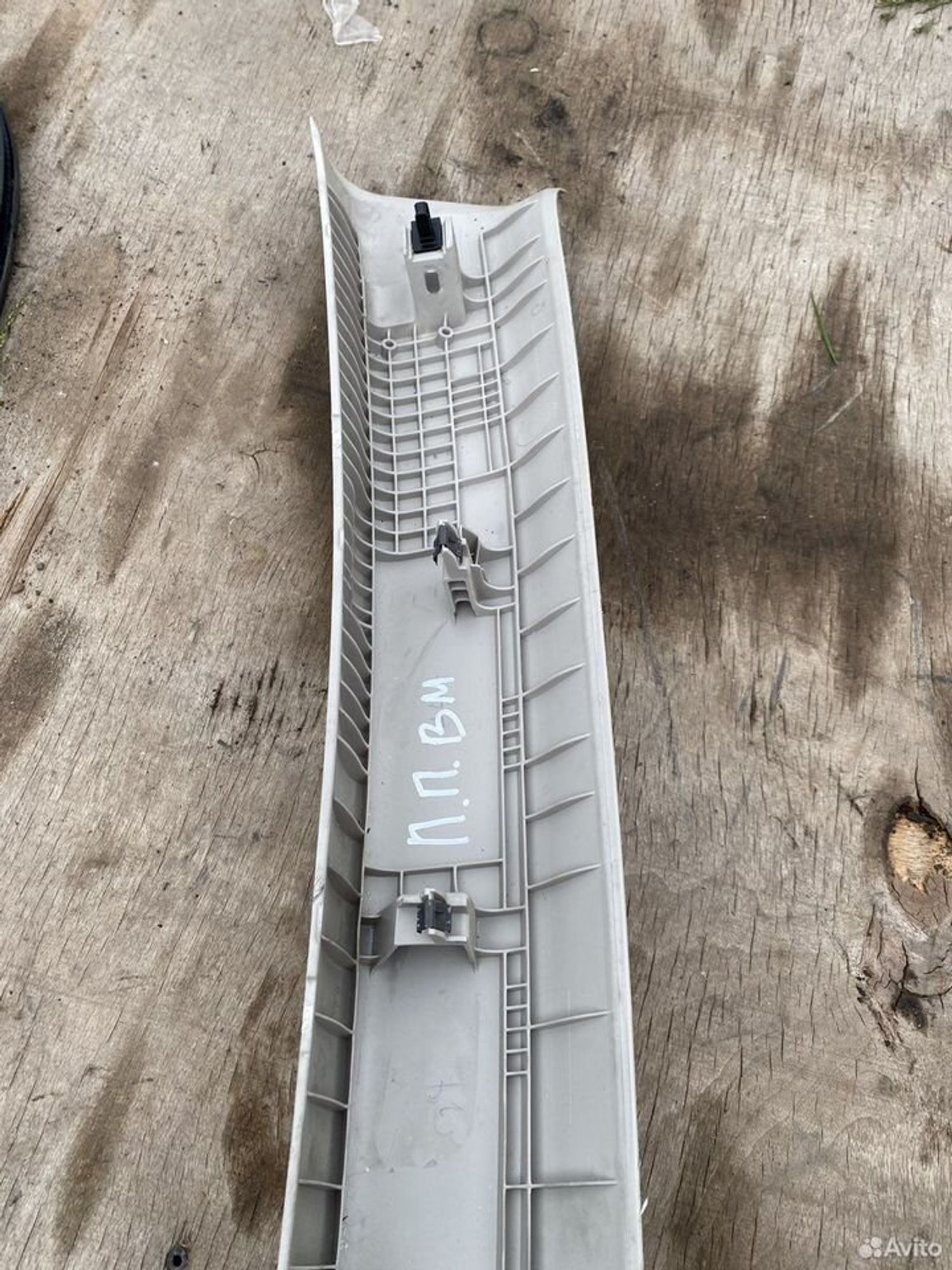 Обшивка стойки крыши правая mazda 3 bm, 1000 рублей, Семиозерка