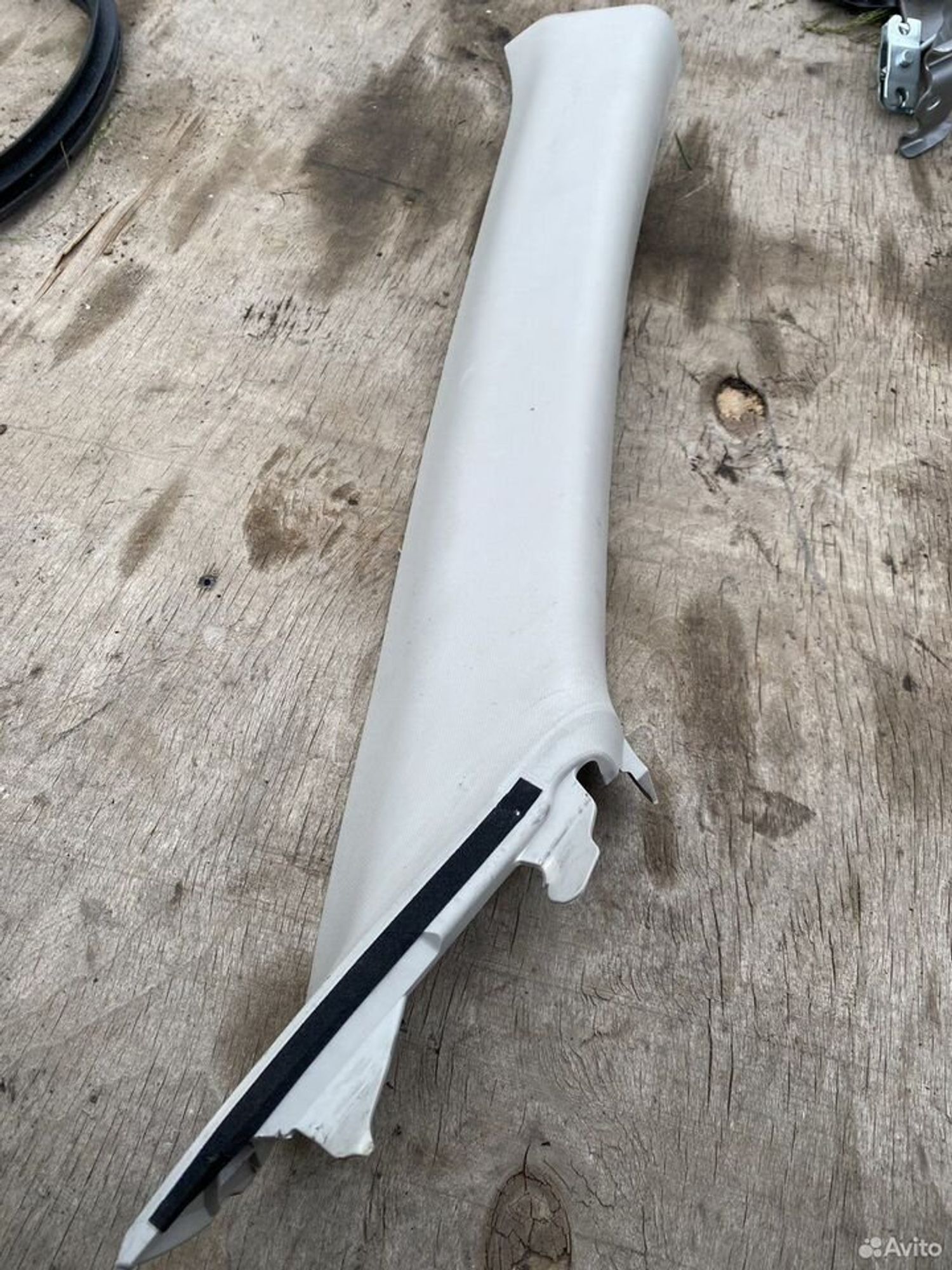 Обшивка стойки крыши правая mazda 3 bm, 1000 рублей, Семиозерка