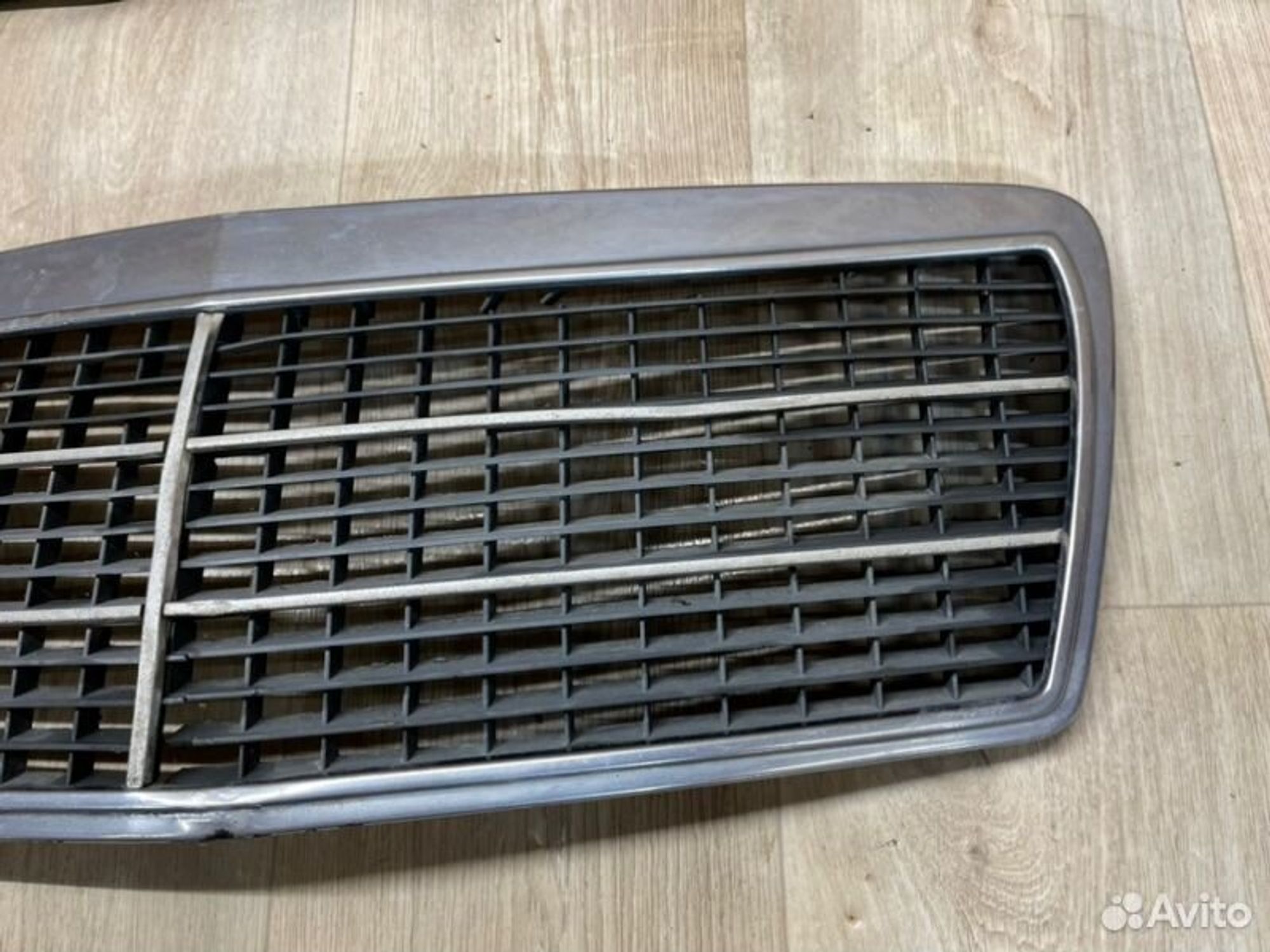 Решетка радиатора Mercedes E240 W210 M112911 1998, 2000 рублей, Семиозерка