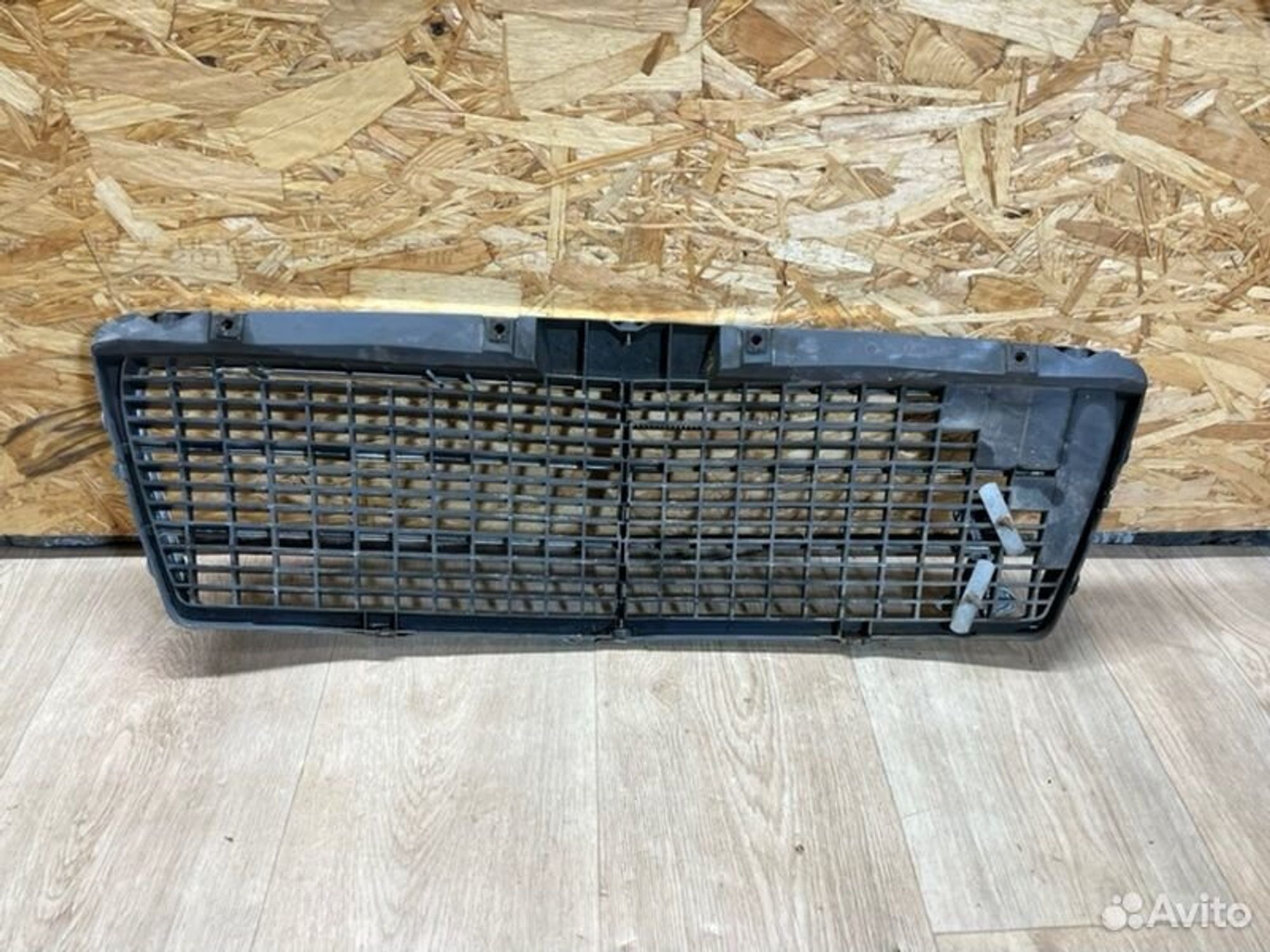 Решетка радиатора Mercedes E240 W210 M112911 1998, 2000 рублей, Семиозерка