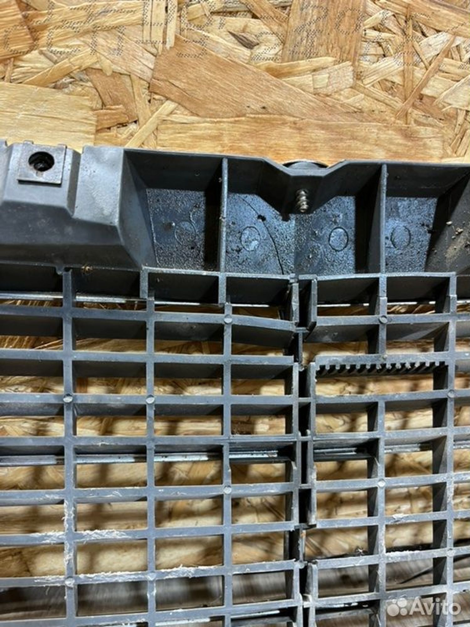 Решетка радиатора Mercedes E240 W210 M112911 1998, 2000 рублей, Семиозерка