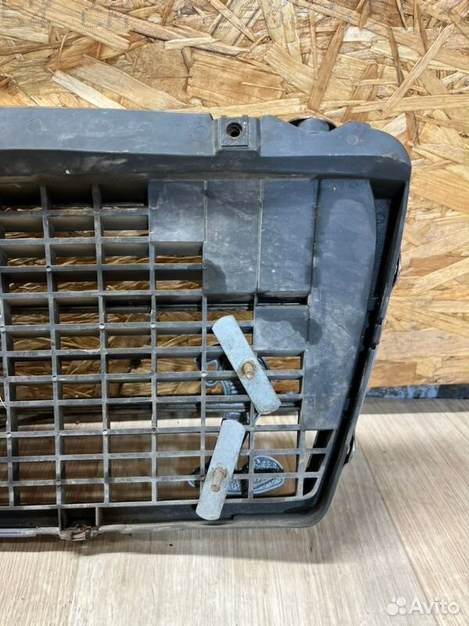 Решетка радиатора Mercedes E240 W210 M112911 1998, 2000 рублей, Семиозерка