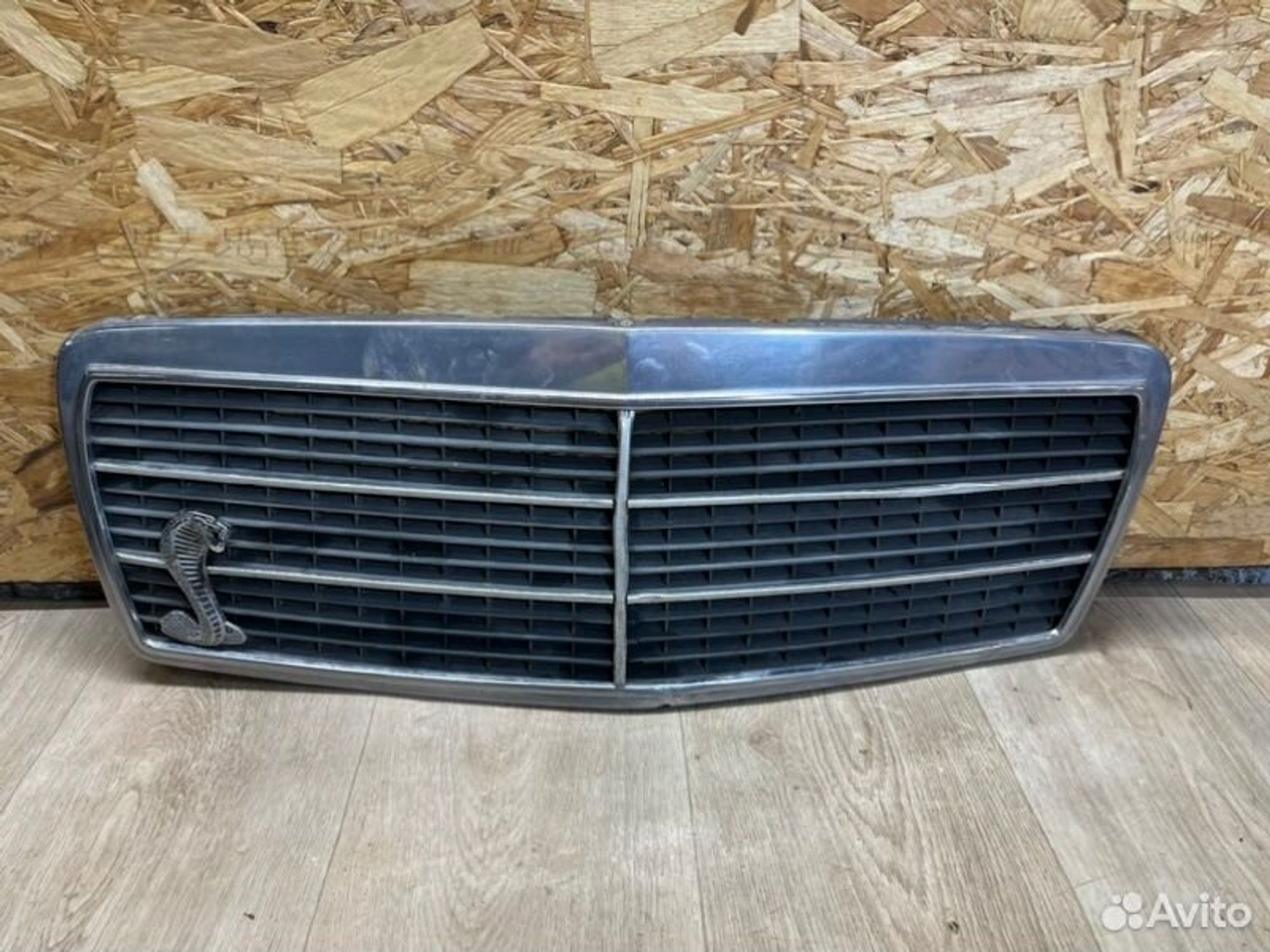 Решетка радиатора Mercedes E240 W210 M112911 1998, 2000 рублей, Семиозерка