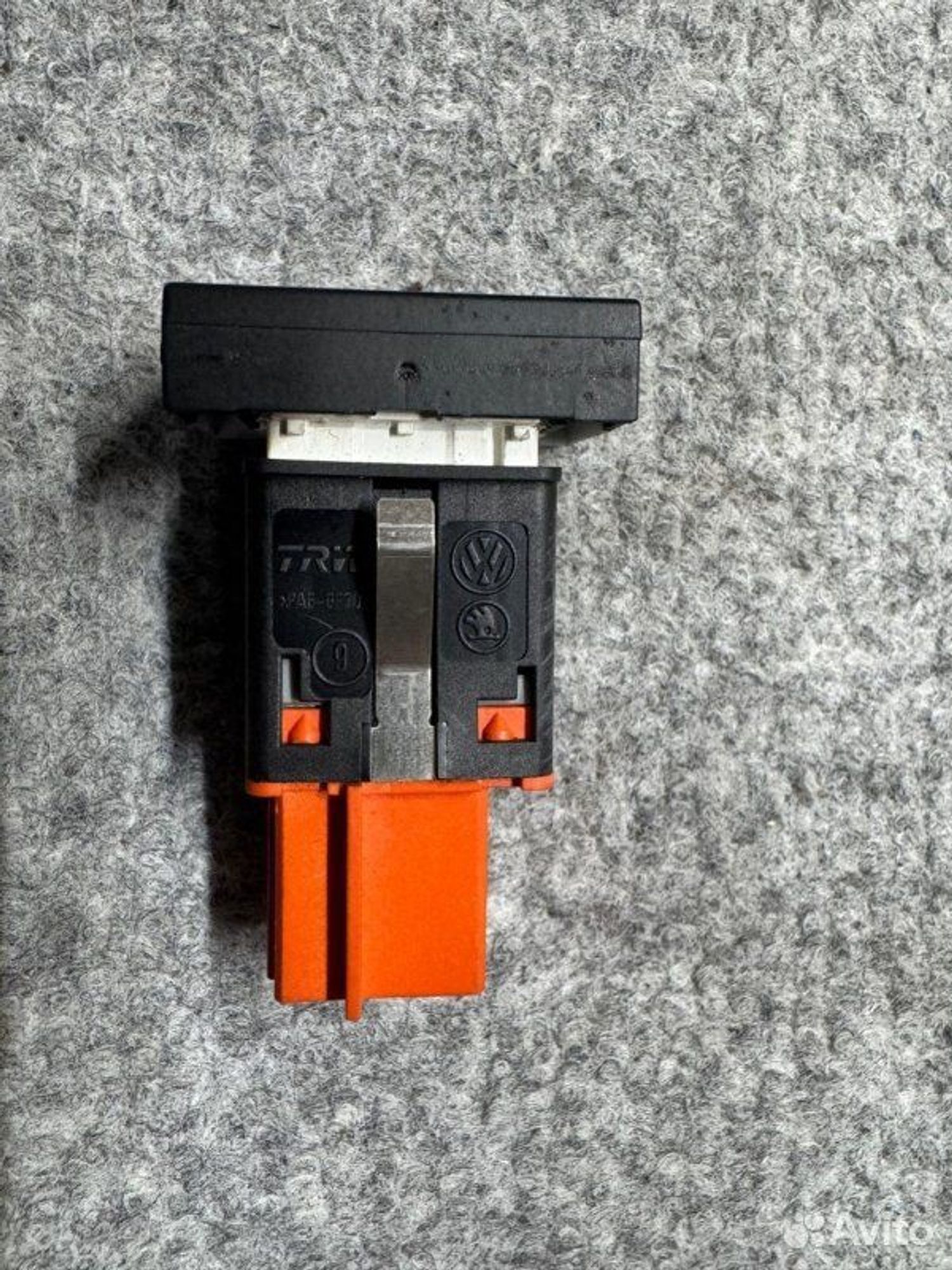 Кнопка обогрева заднего стекла Volkswagen Polo CFN, 700 рублей, Семиозерка