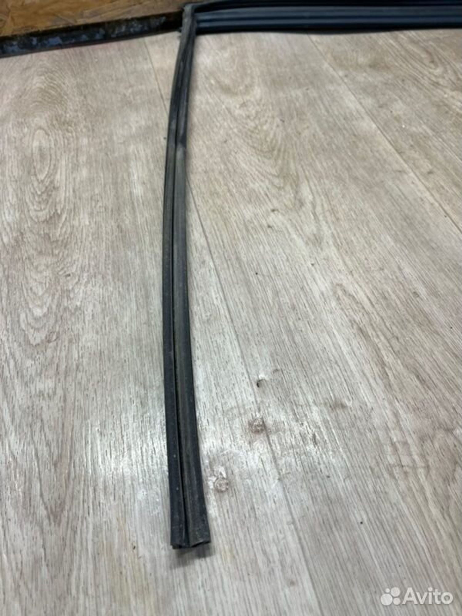 Уплотнитель стекла двери задний правый Mazda 3 BM, 1000 рублей, Семиозерка