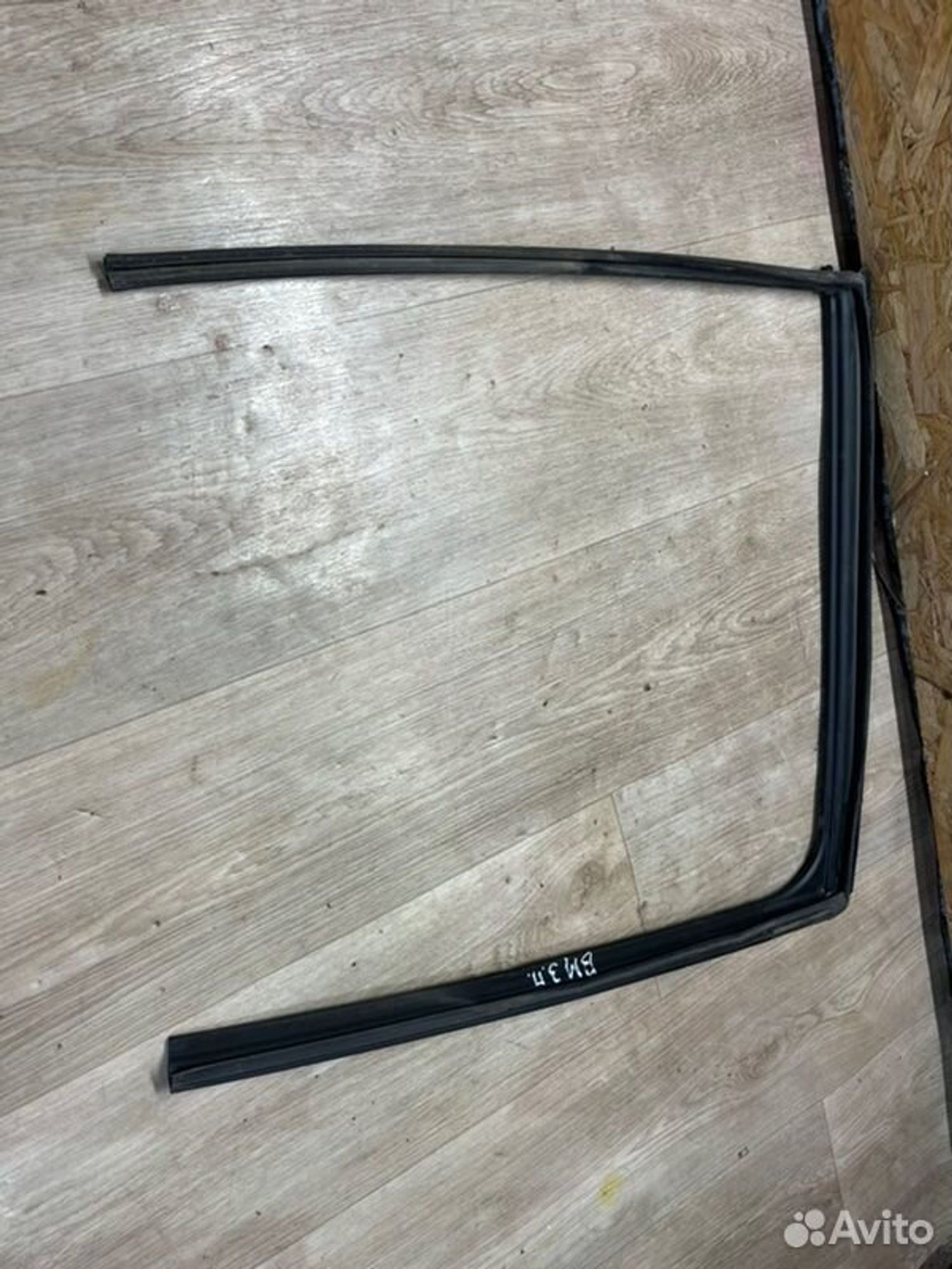 Уплотнитель стекла двери задний правый Mazda 3 BM, 1000 рублей, Семиозерка