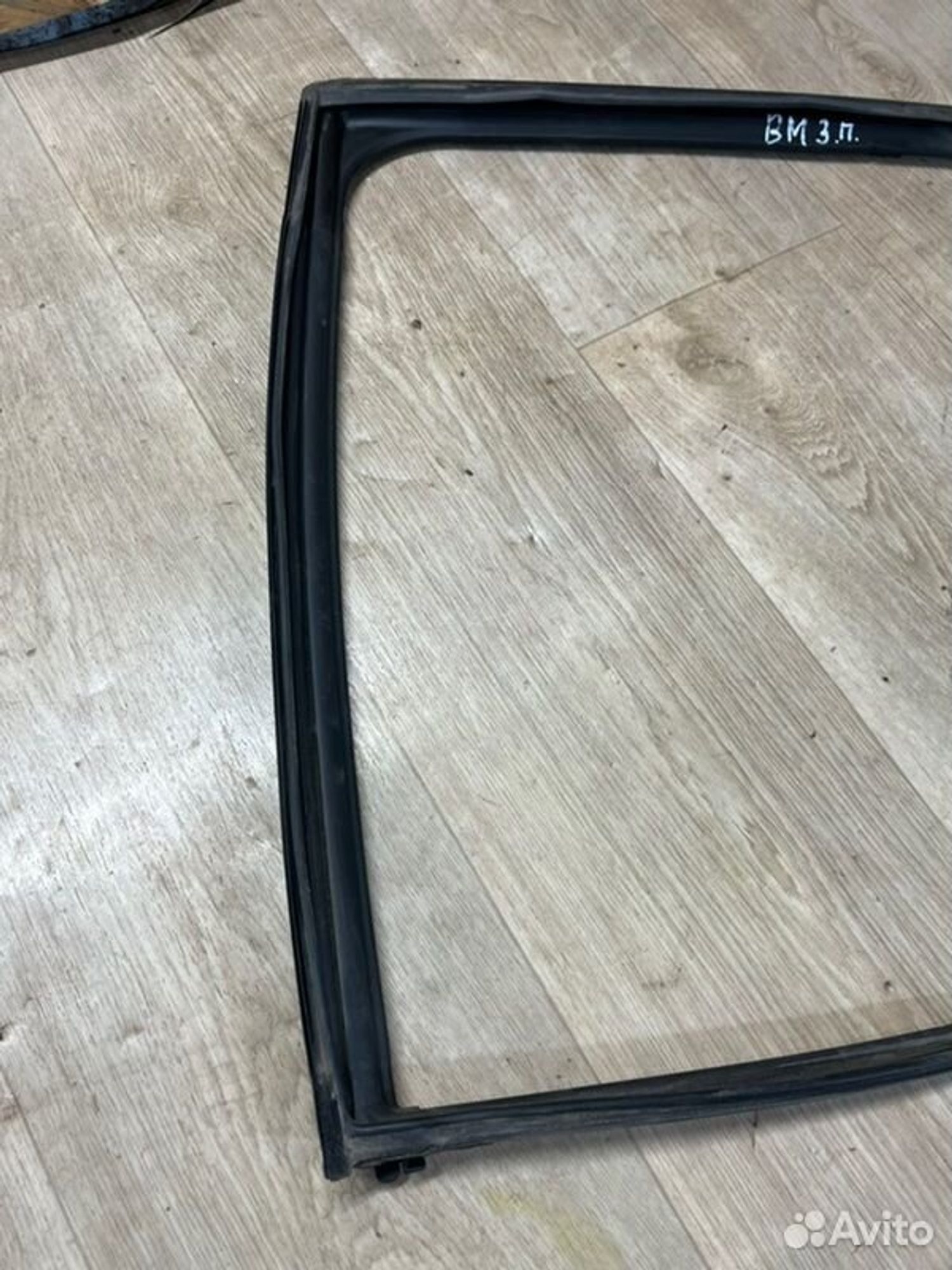 Уплотнитель стекла двери задний правый Mazda 3 BM, 1000 рублей, Семиозерка