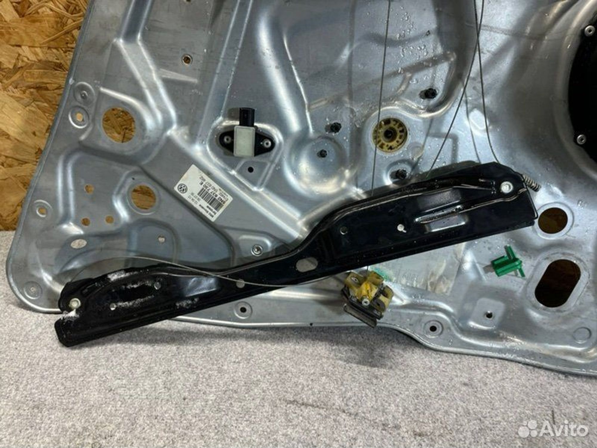 Держатель стеклоподъемника передний правый, 1100 рублей, Семиозерка