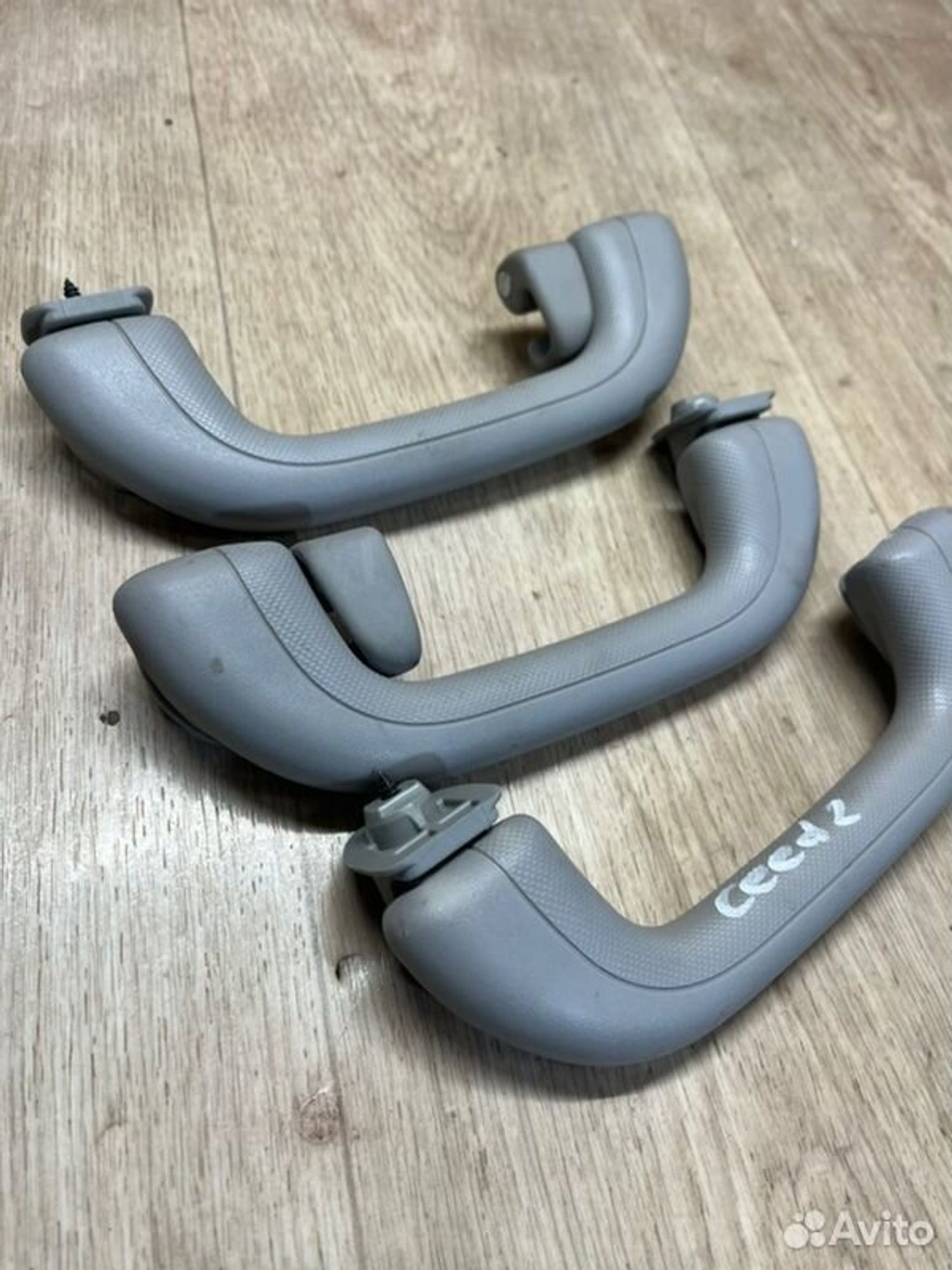 Ручка потолка Kia Ceed JD G4FG 2013, 1000 рублей, Семиозерка