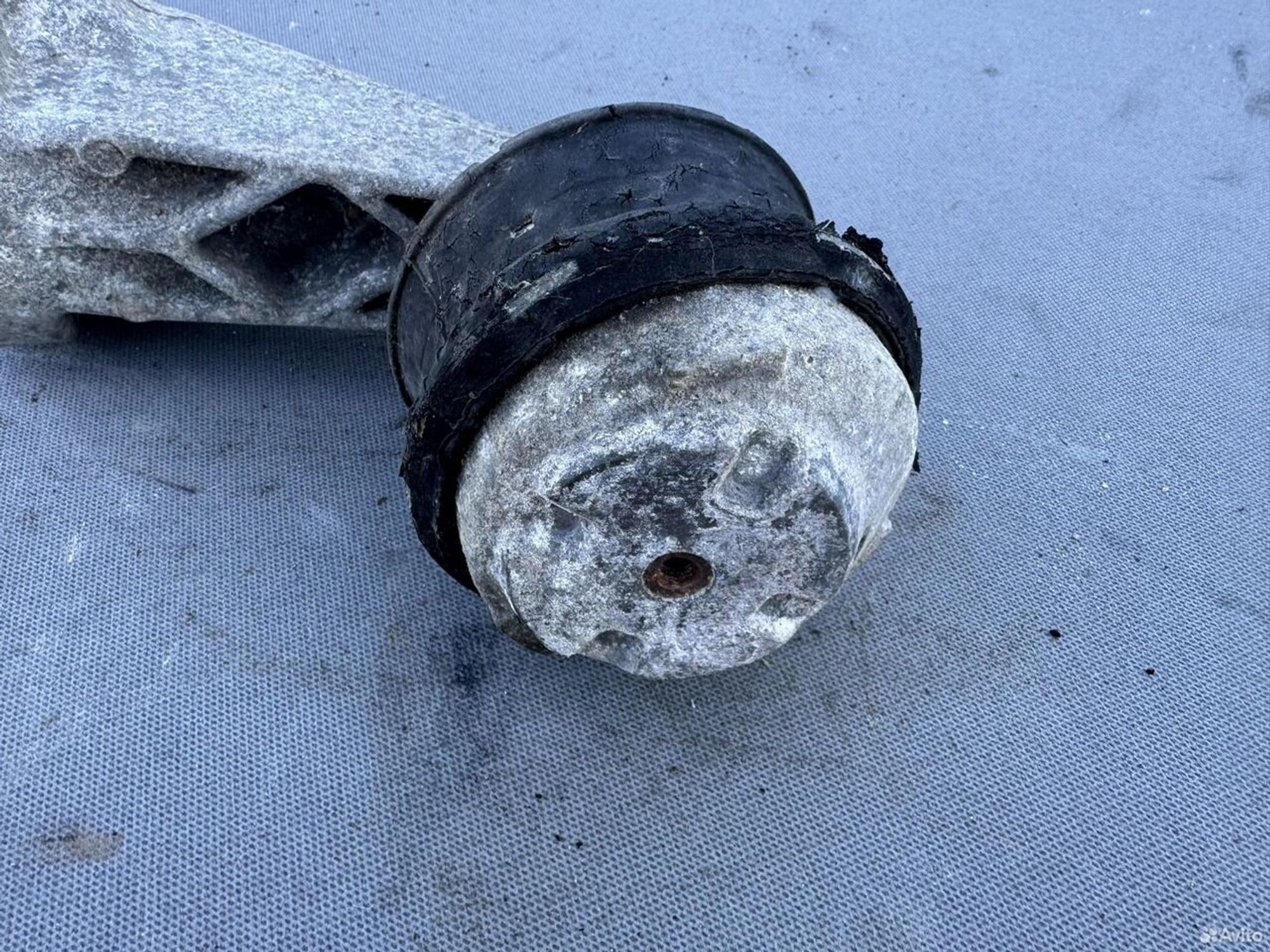 Крепление опоры двигателя Mercedes w203 cl203, 1500 рублей, Семиозерка