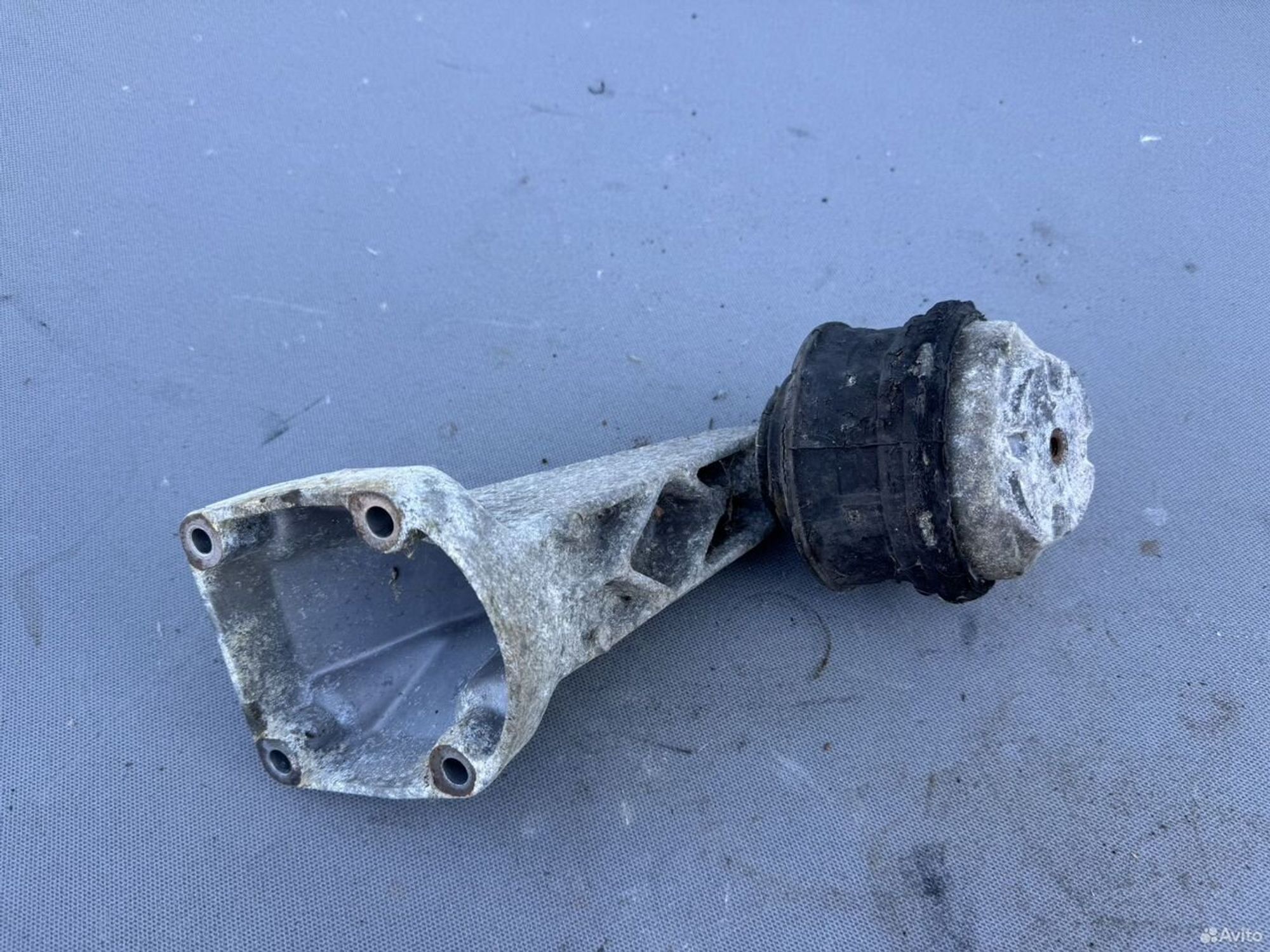 Крепление опоры двигателя Mercedes w203 cl203, 1500 рублей, Семиозерка