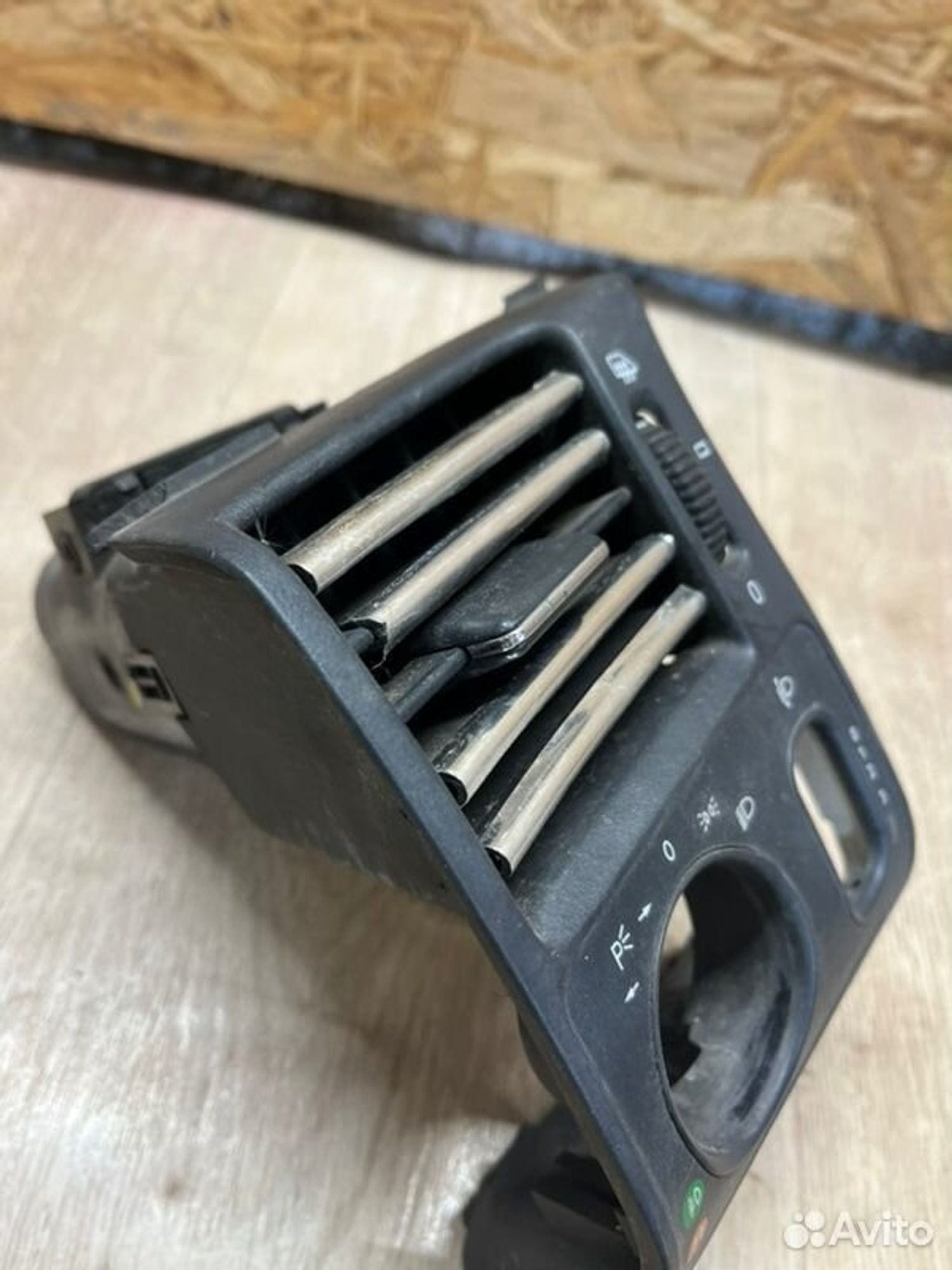 Дефлектор воздушный левый Mercedes E240 W210, 1000 рублей, Семиозерка