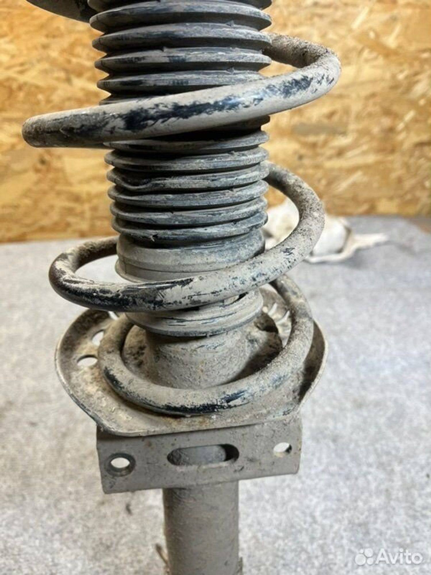 Стойка подвески передняя правая Volkswagen Polo, 4000 рублей, Семиозерка