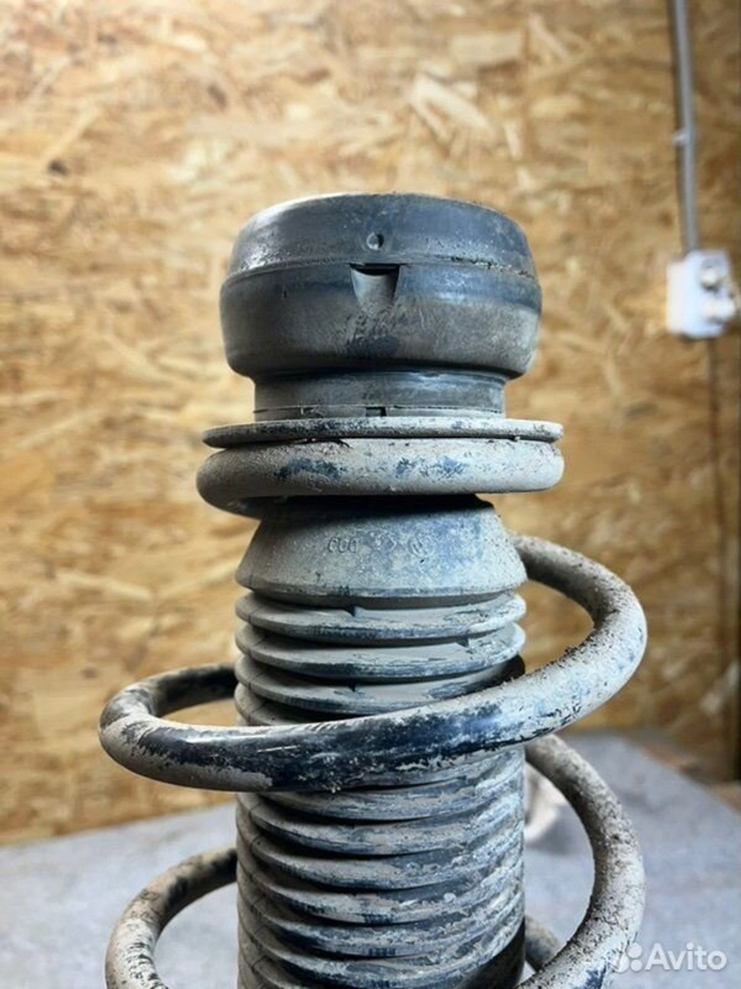 Стойка подвески передняя правая Volkswagen Polo, 4000 рублей, Семиозерка